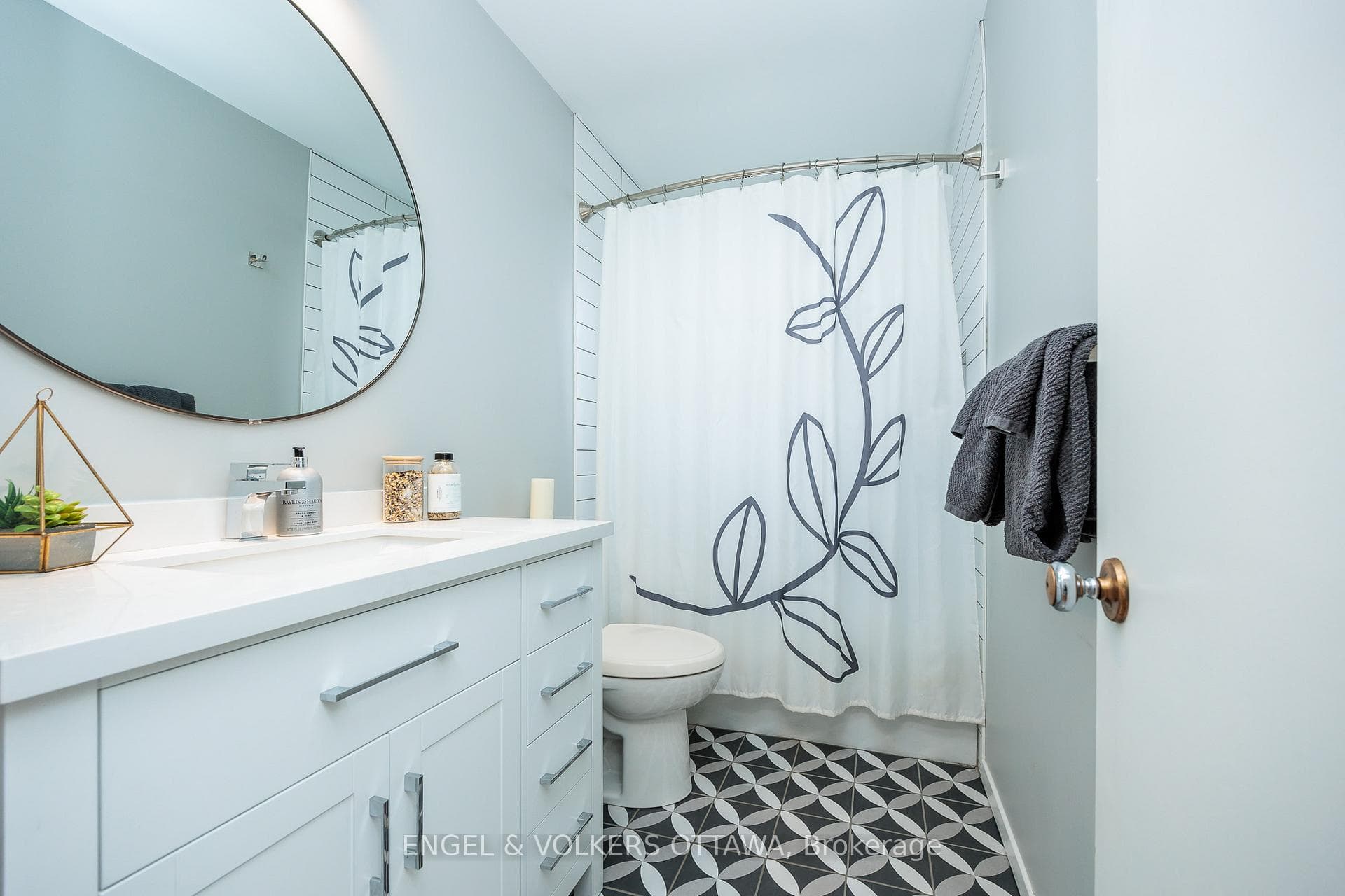 2126 ARCH Street photo 11