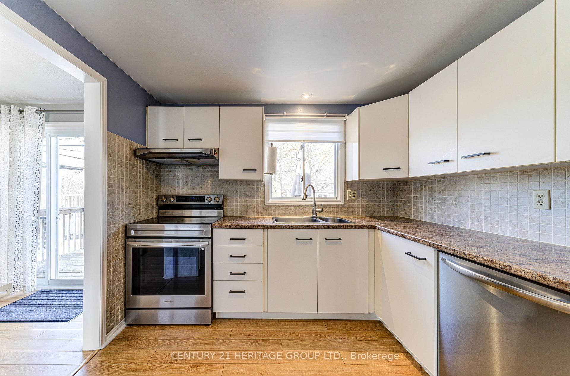 670 Bayview Drive photo 11