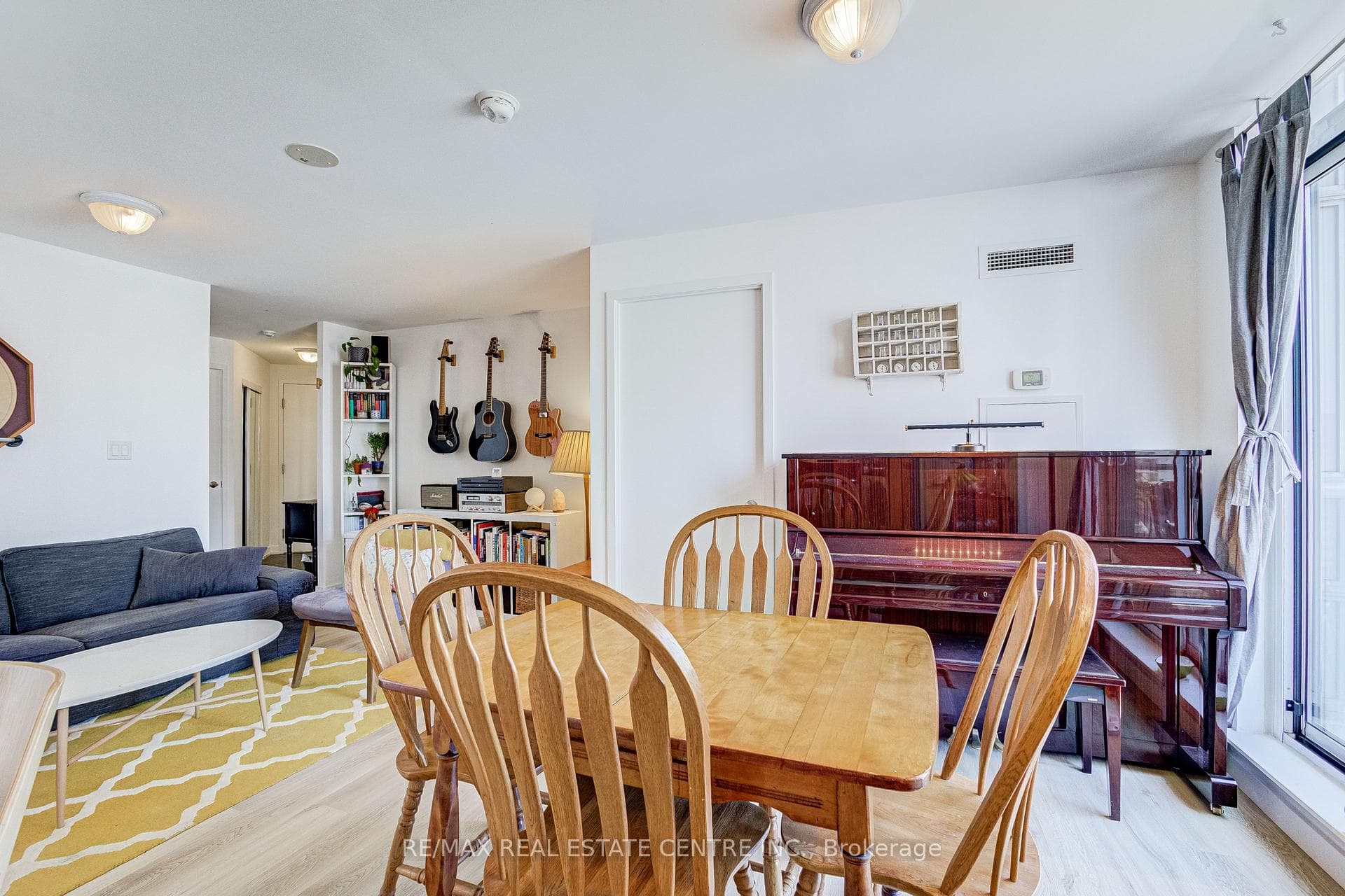 816 Lansdowne Avenue Unit 1409 photo 10