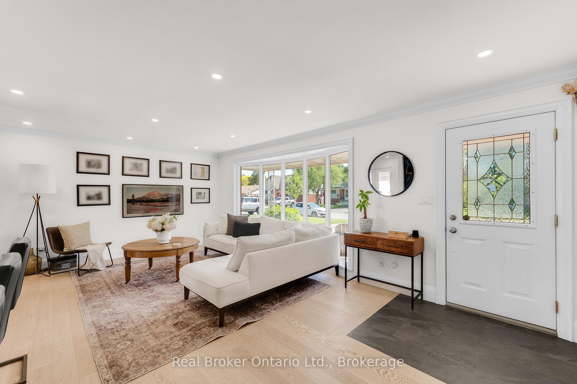 377 Duncombe Drive photo 6