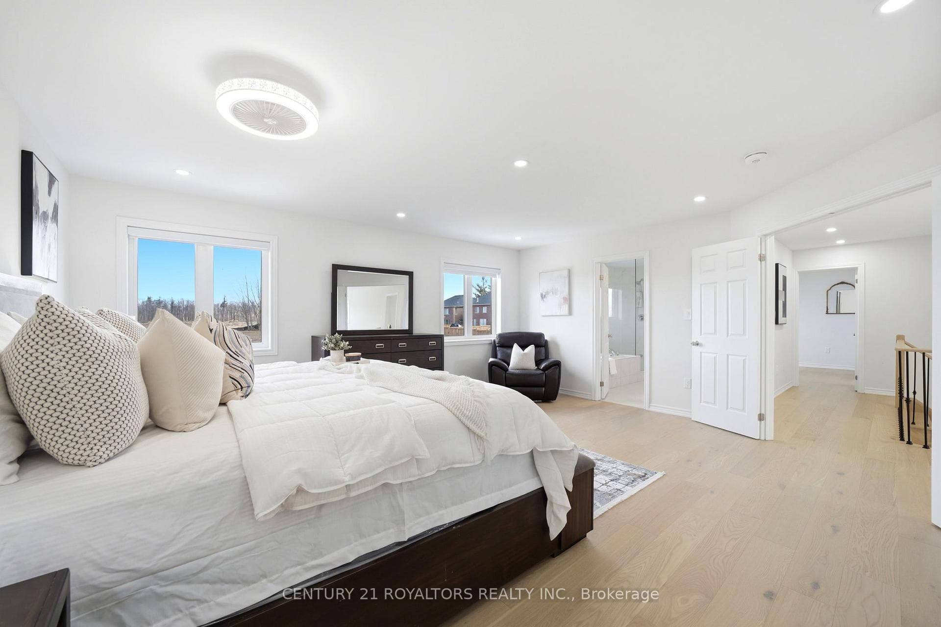 107 Rugman Crescent photo 27