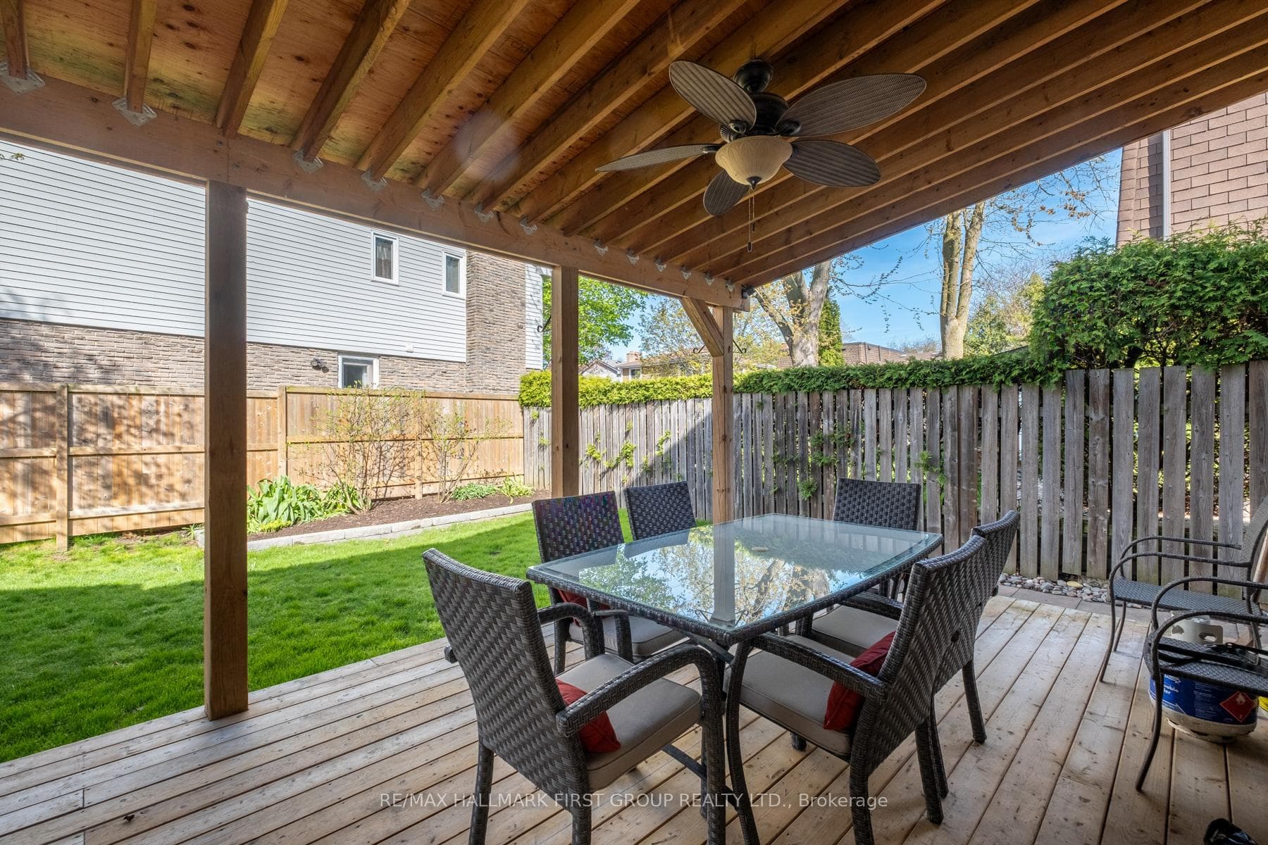 1832 Bronte Square photo 31