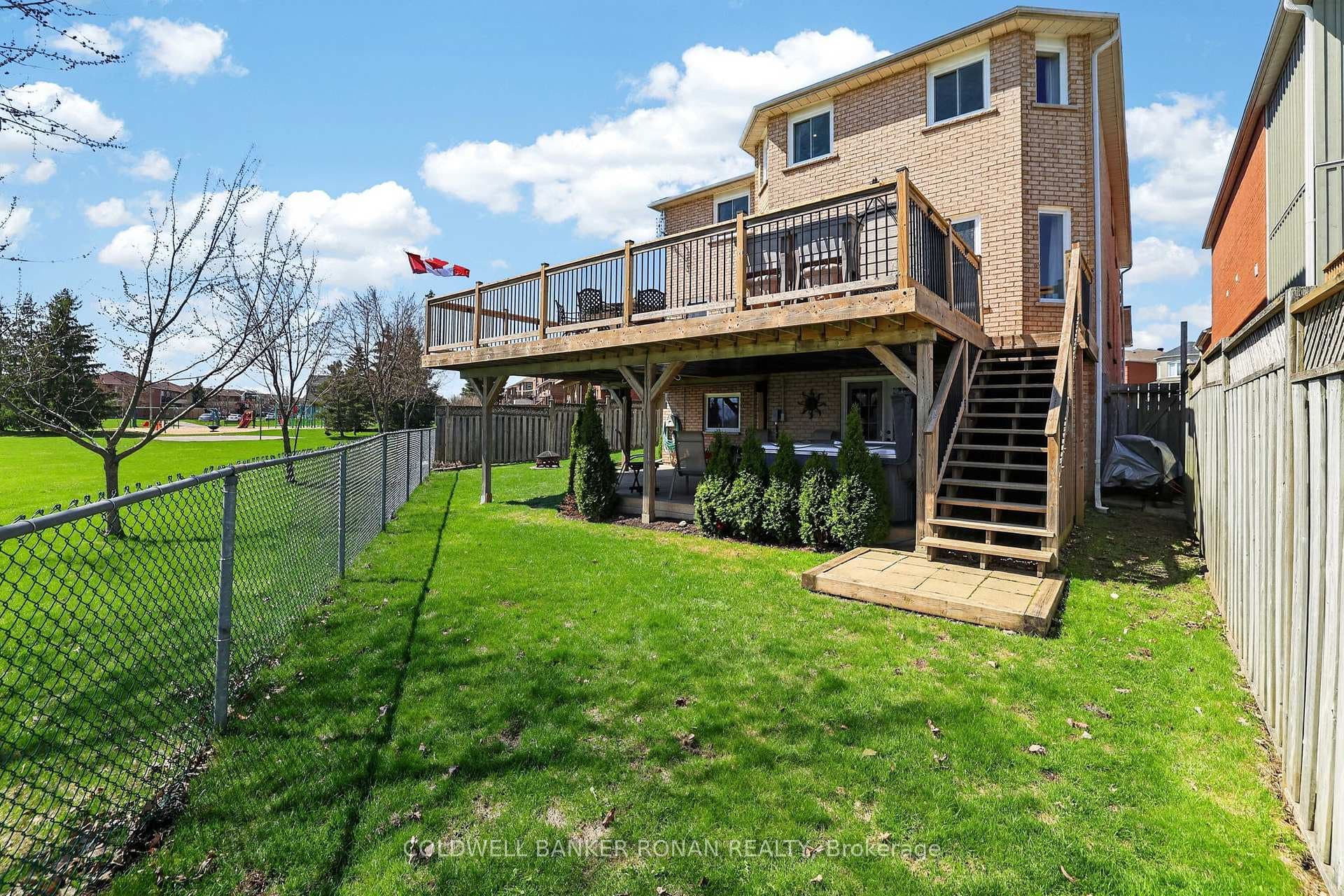 240 Howard Crescent photo 49