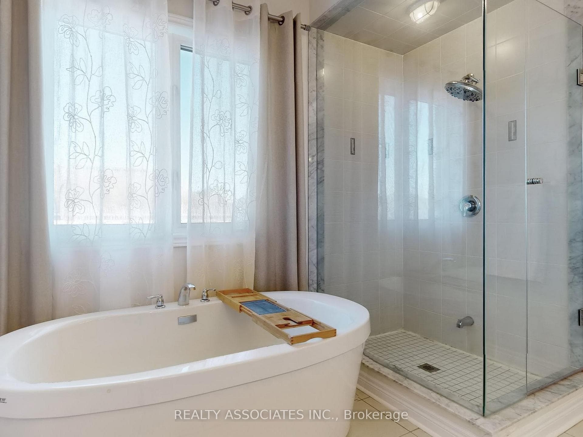 329 Chouinard Way photo 20