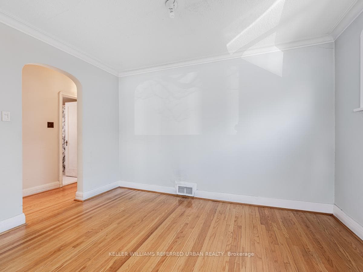 127 Dunblaine Avenue photo 14