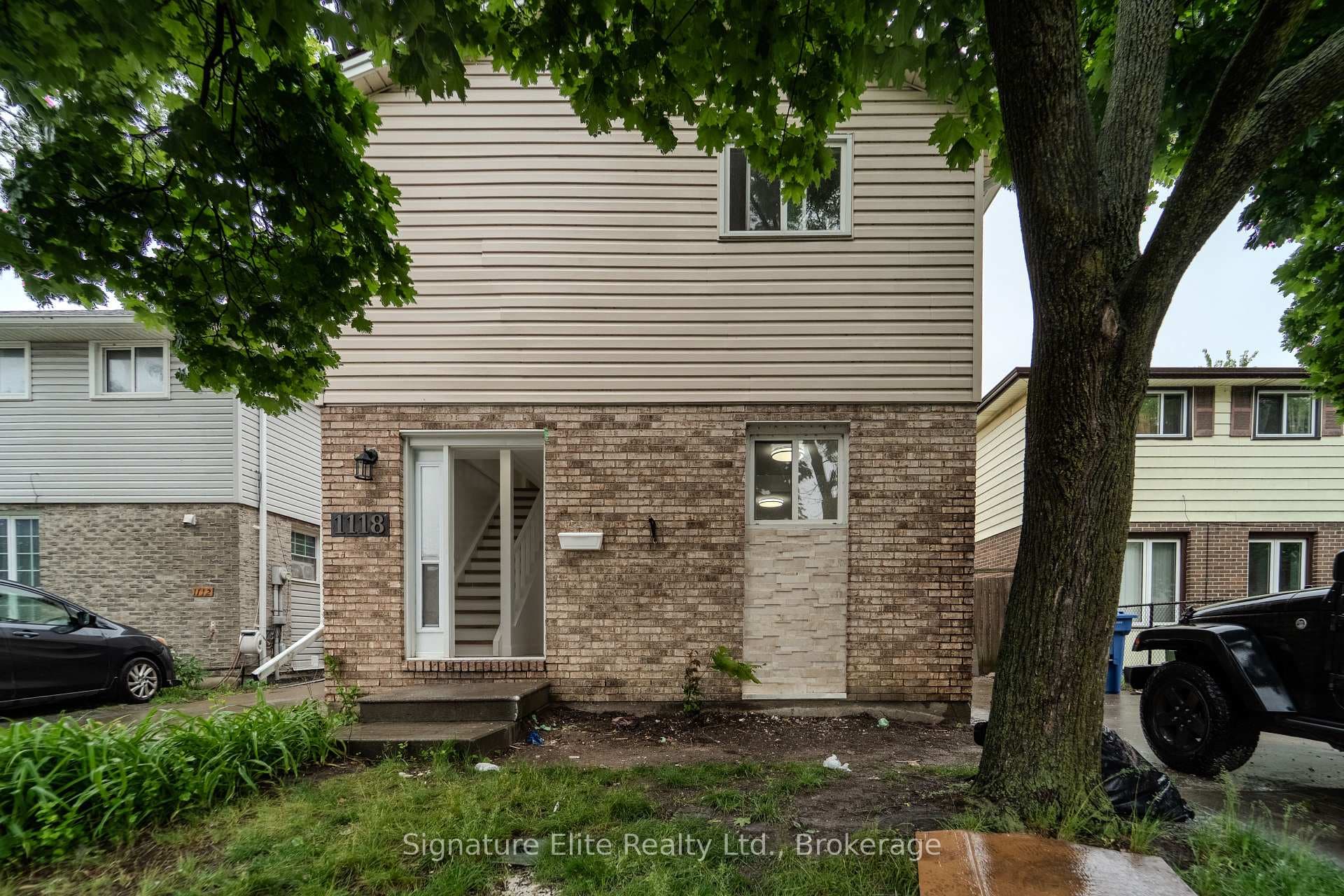 1118 Aire Place photo 2