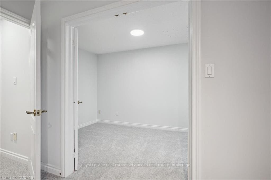 5490 GLEN ERIN Drive Unit 19 photo 26
