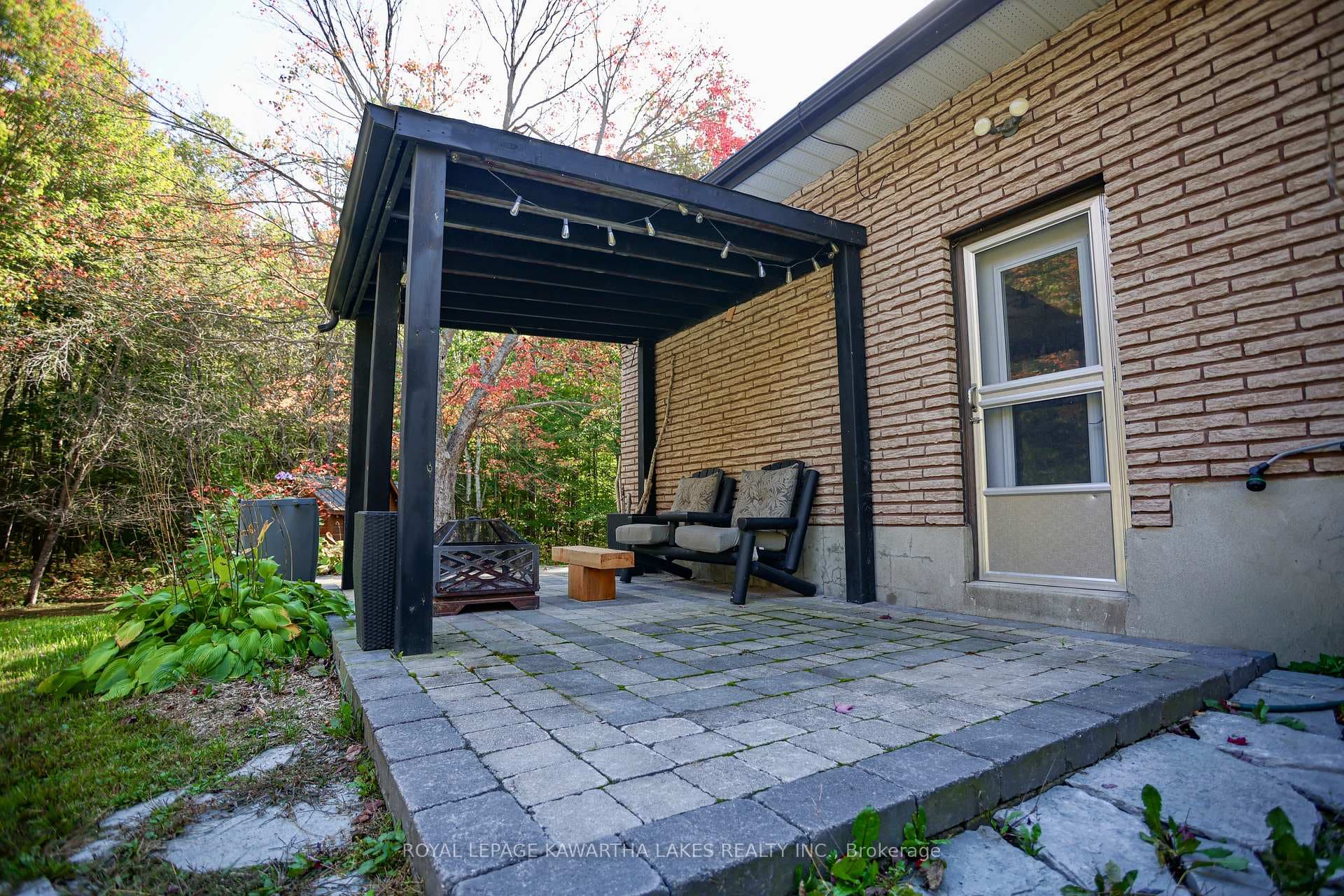 1185 Zoschke Drive photo 45