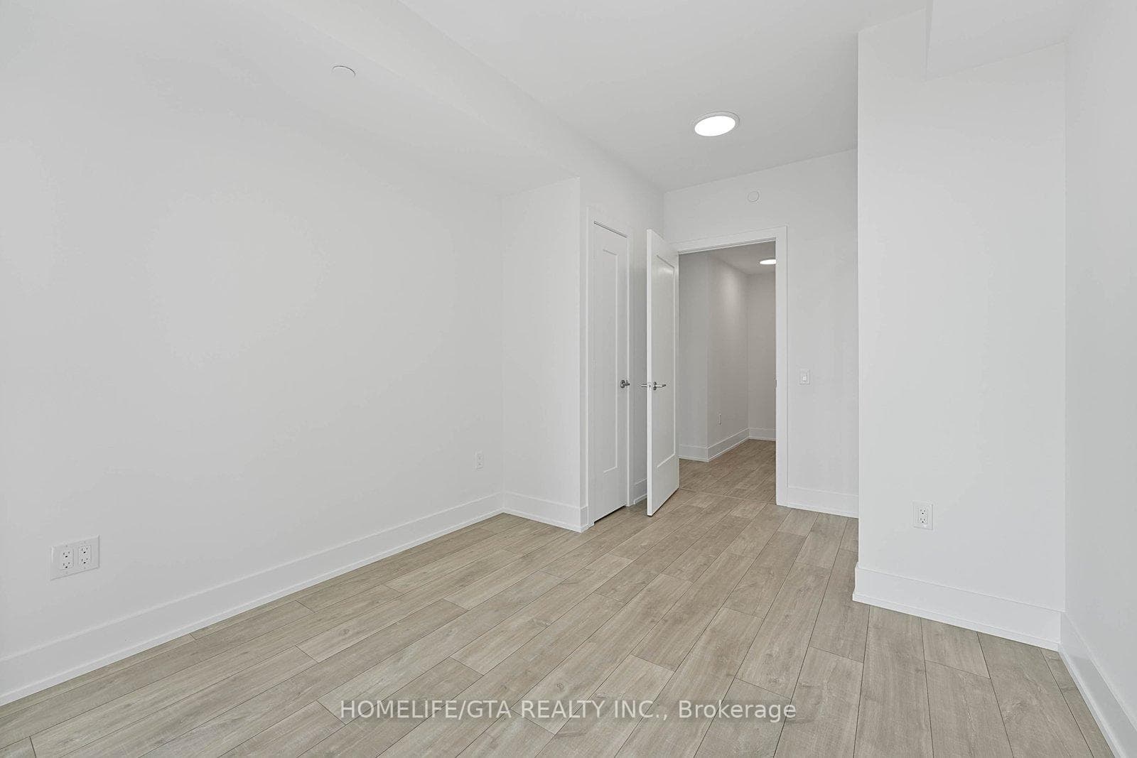 858 Dupont Street Unit 602 photo 34