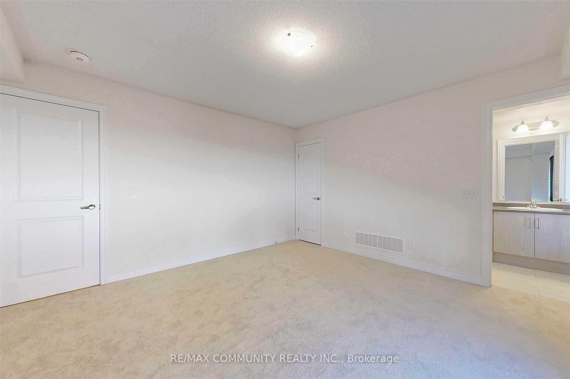 26 Icemaker Way photo 28