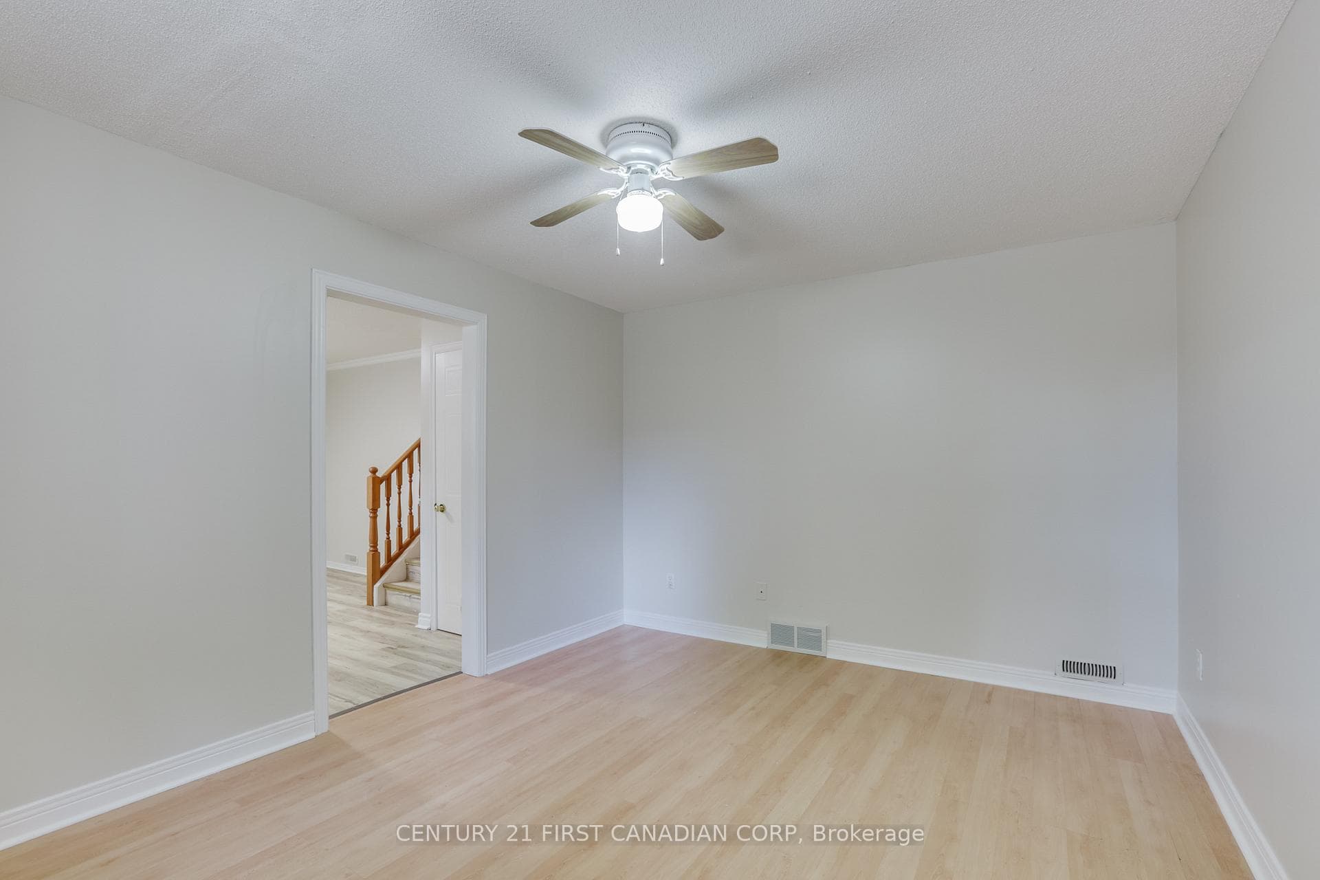 604 Talltree Crescent photo 34