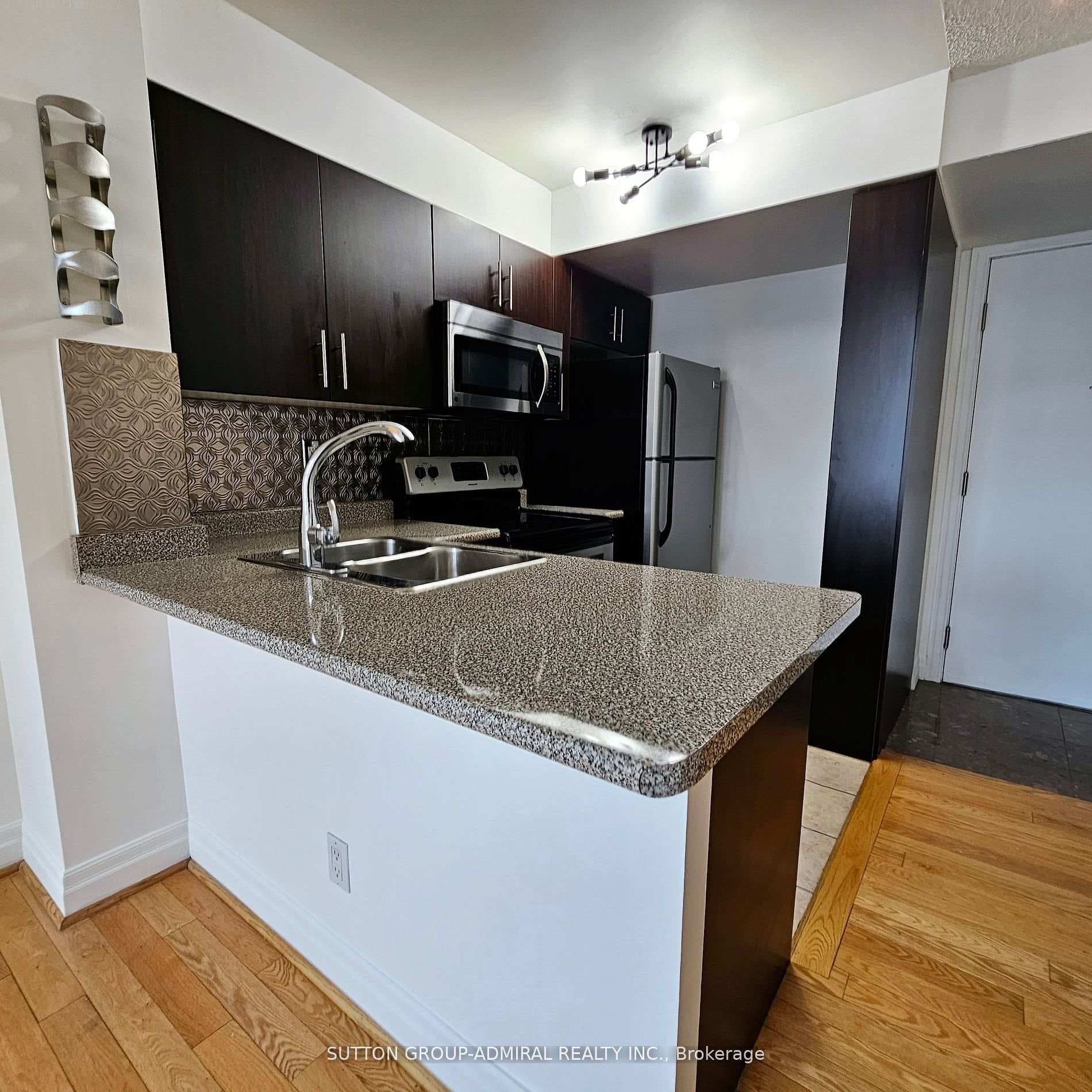 188 Doris Avenue Unit 1505 photo 6