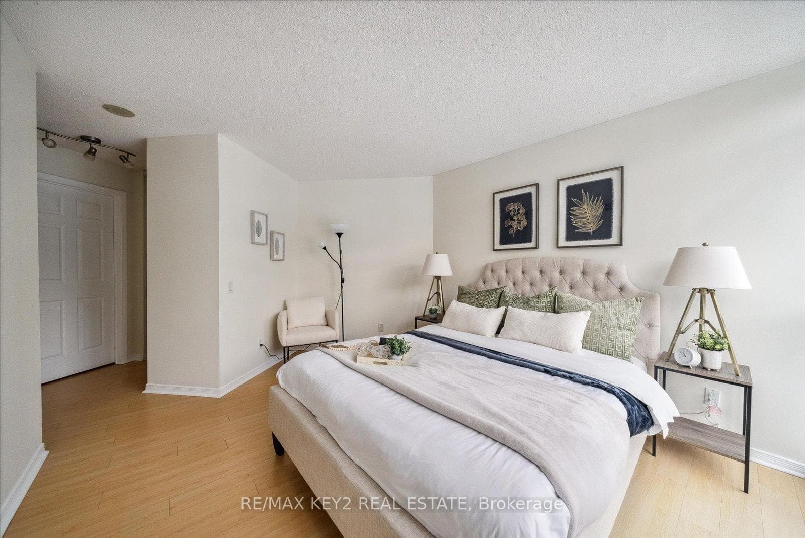 30 Harrison Garden Boulevard Unit 206 photo 16