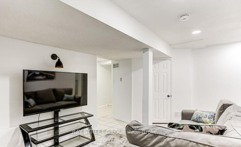 12 MARCUS Crescent Unit #BSMT photo 13