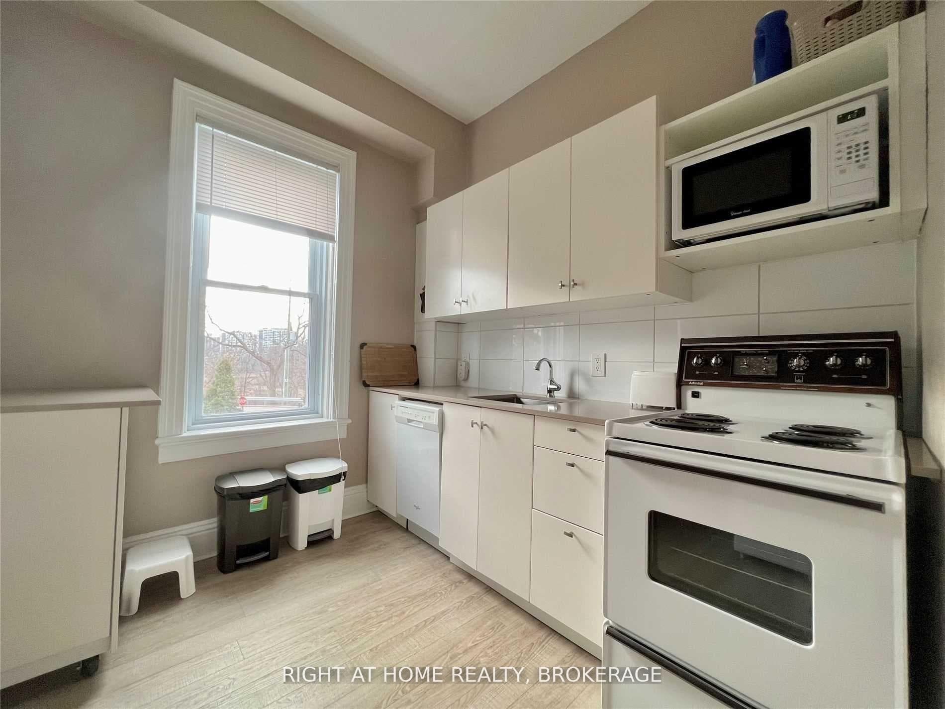 164 Trafalgar Road Unit 2 photo 2