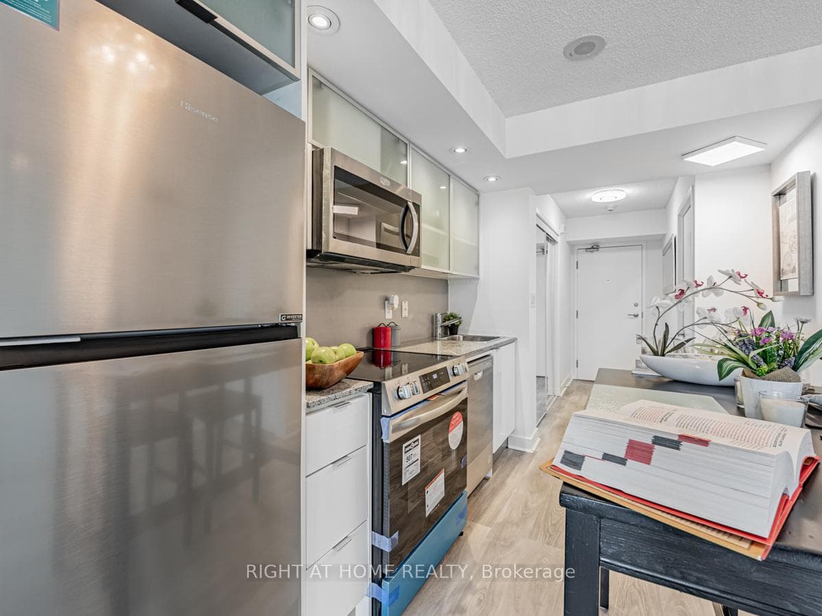 25 Telegram Mews Unit 301 photo 12