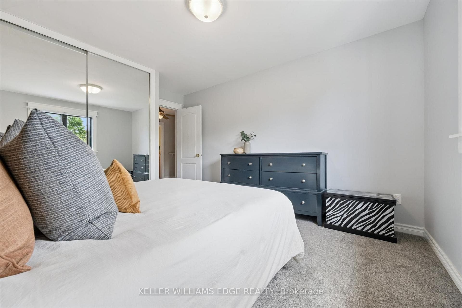 495 Tipperton Crescent photo 22