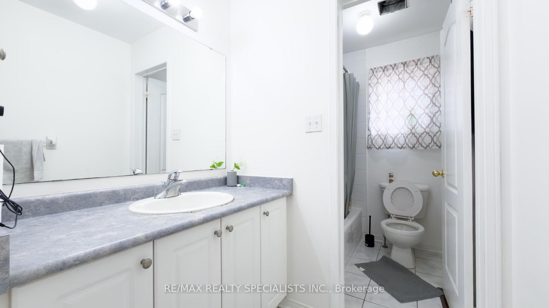 32 Feather Reed Way photo 17