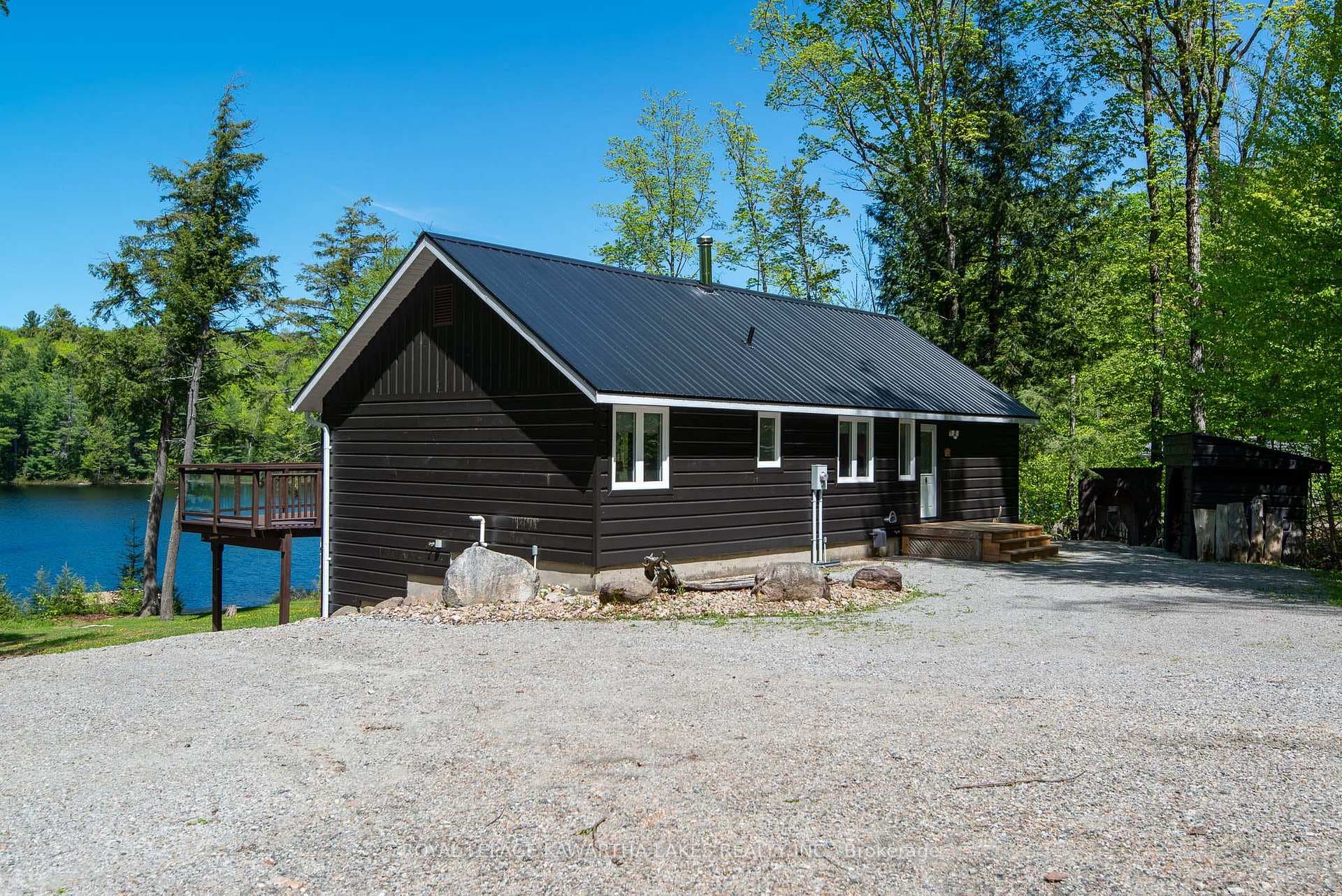 1307 Adanac Road photo 31