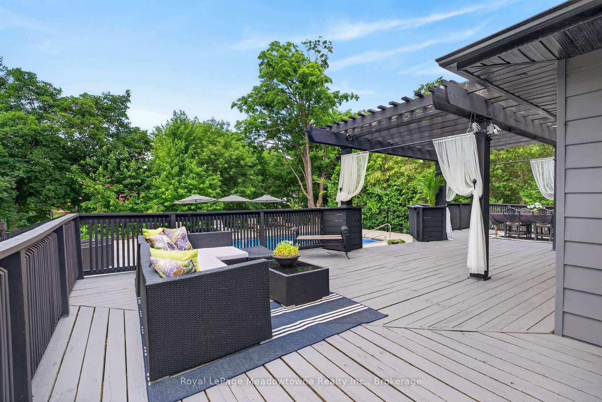 53 CAMPBELL Avenue photo 40