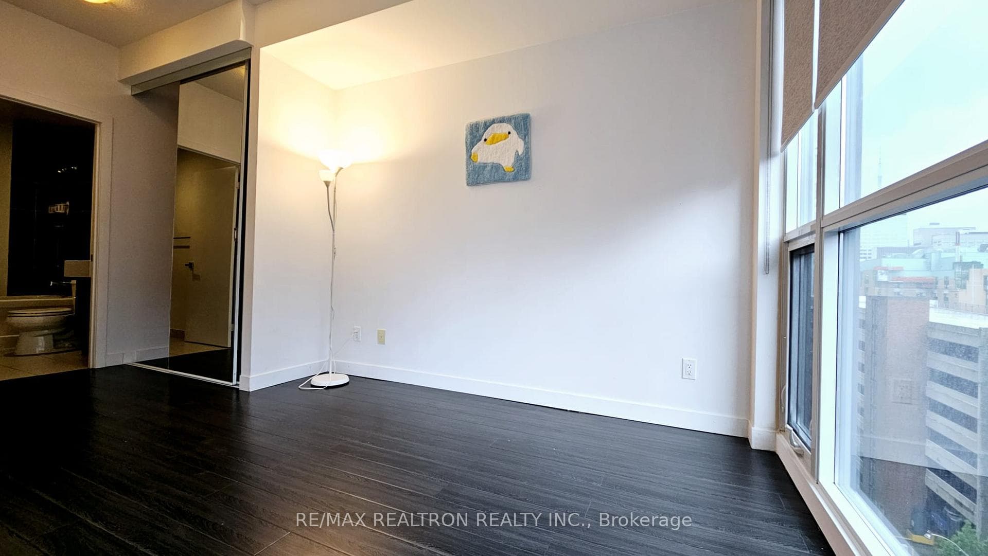 770 Bay Street Unit 712 photo 9