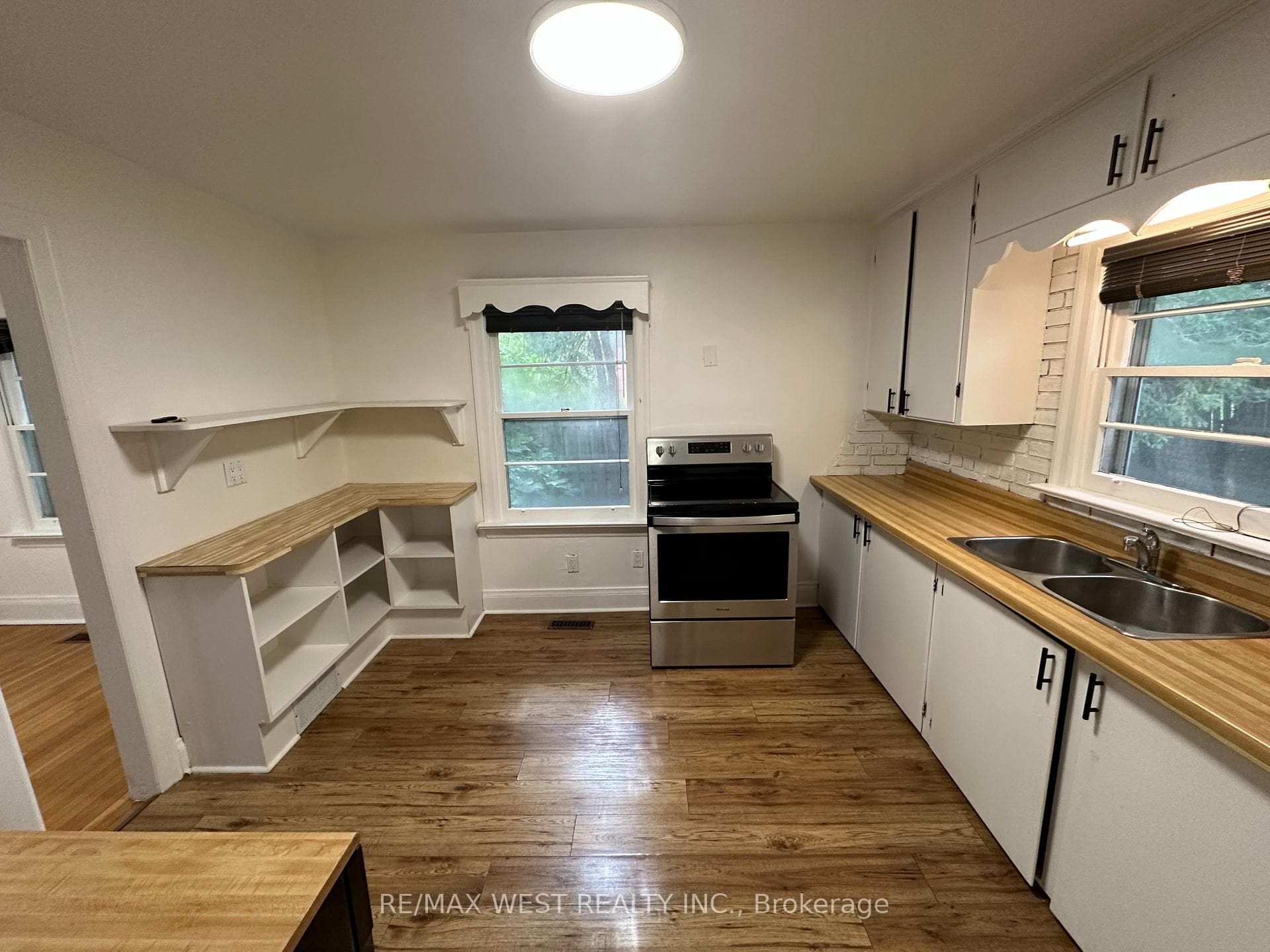 8186 Islington Avenue photo 14