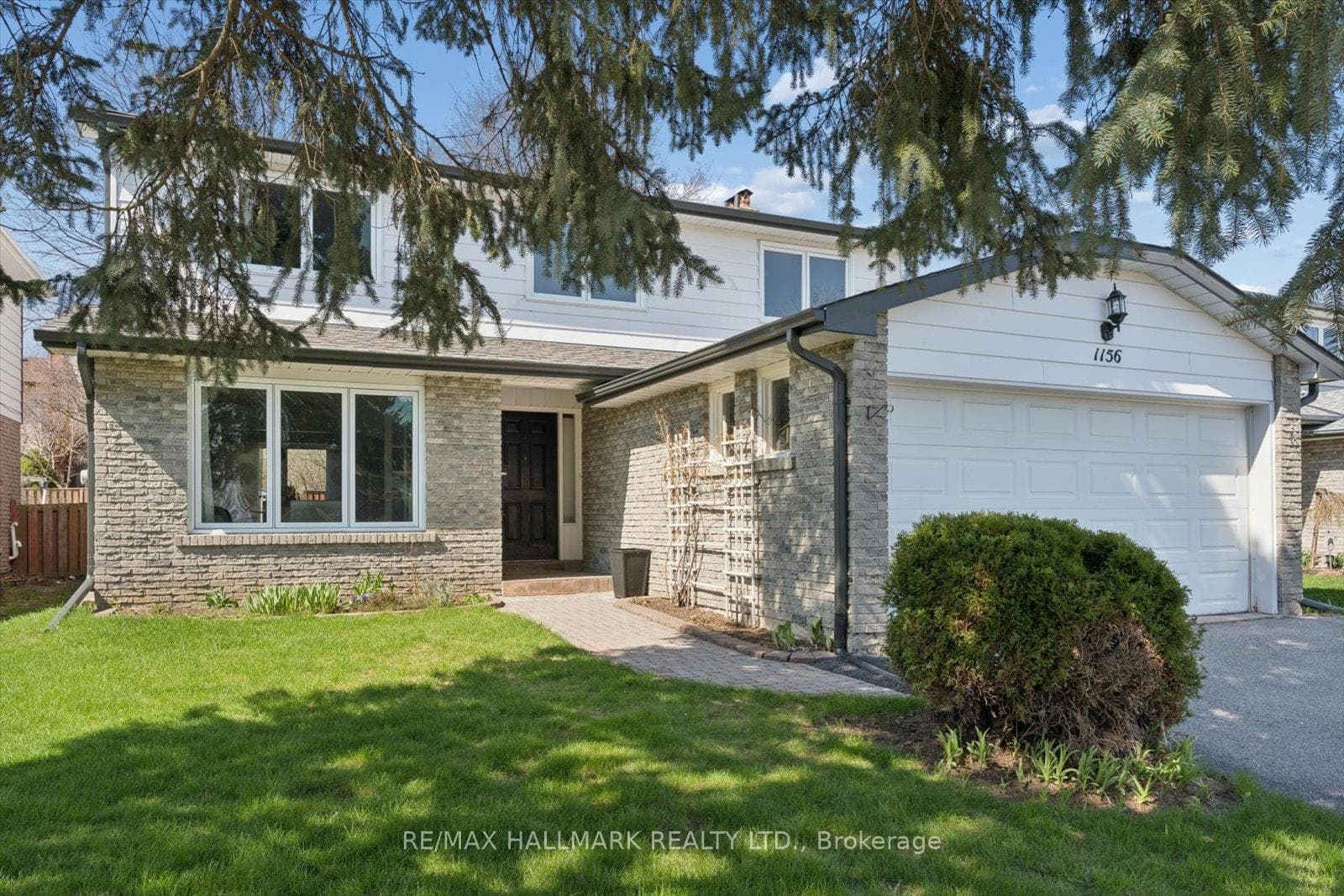 1156 Gloucester Square photo 2