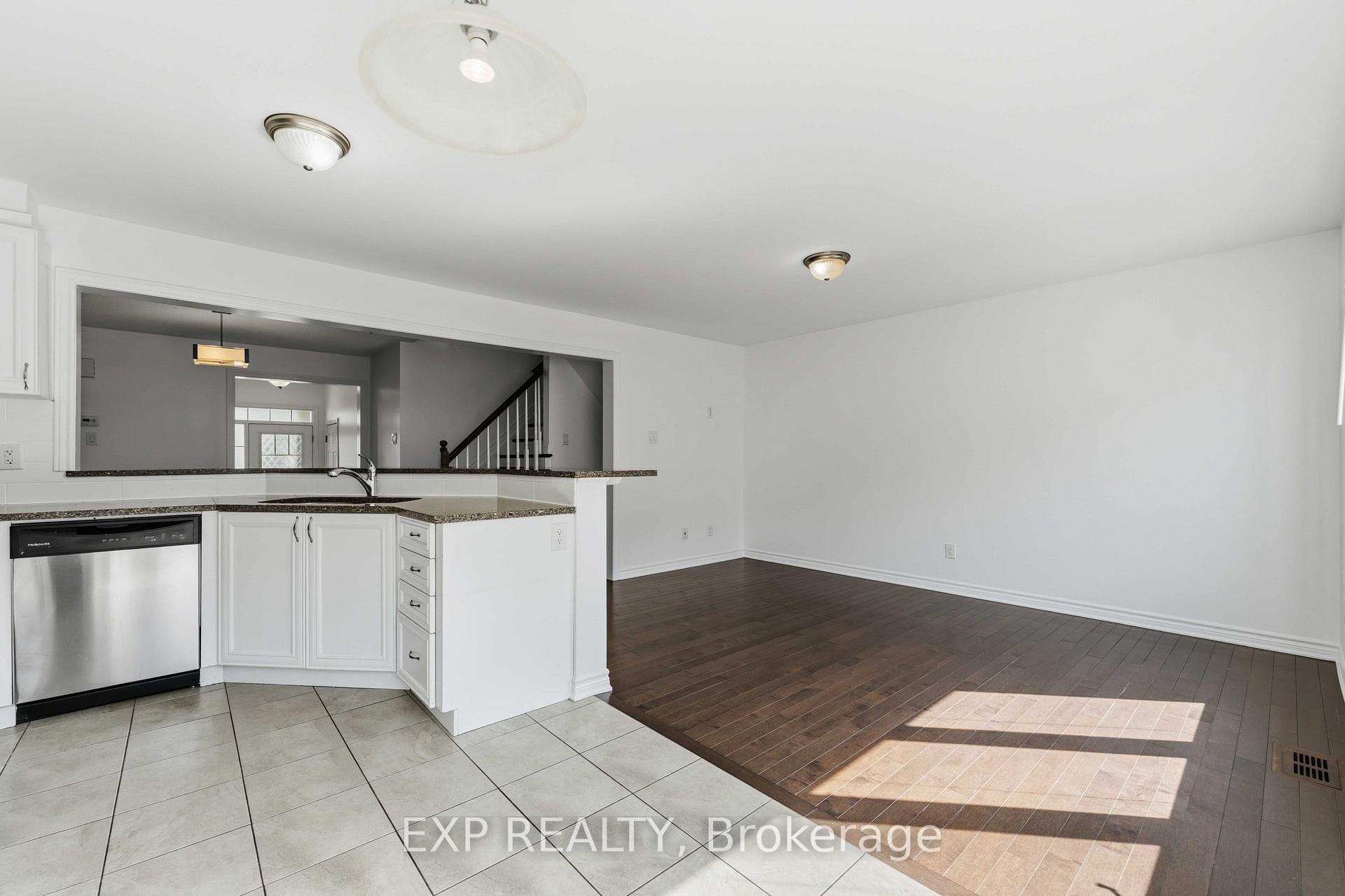 82 Buffalograss Crescent photo 15
