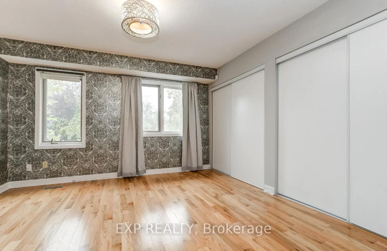 195 HENDERSON Avenue photo 15