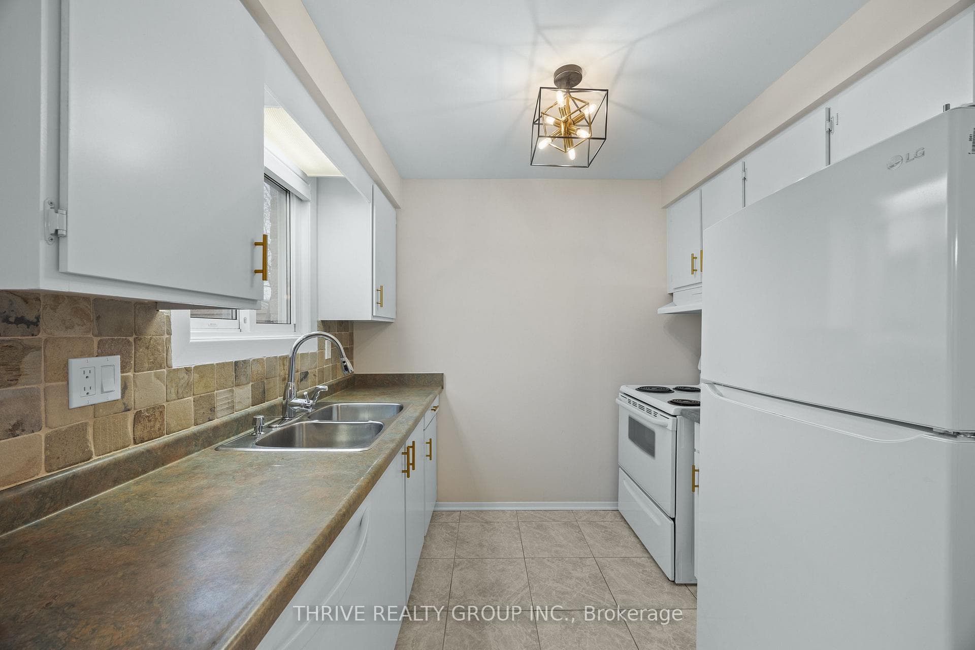 210 Carlyle Drive Unit 12 photo 4