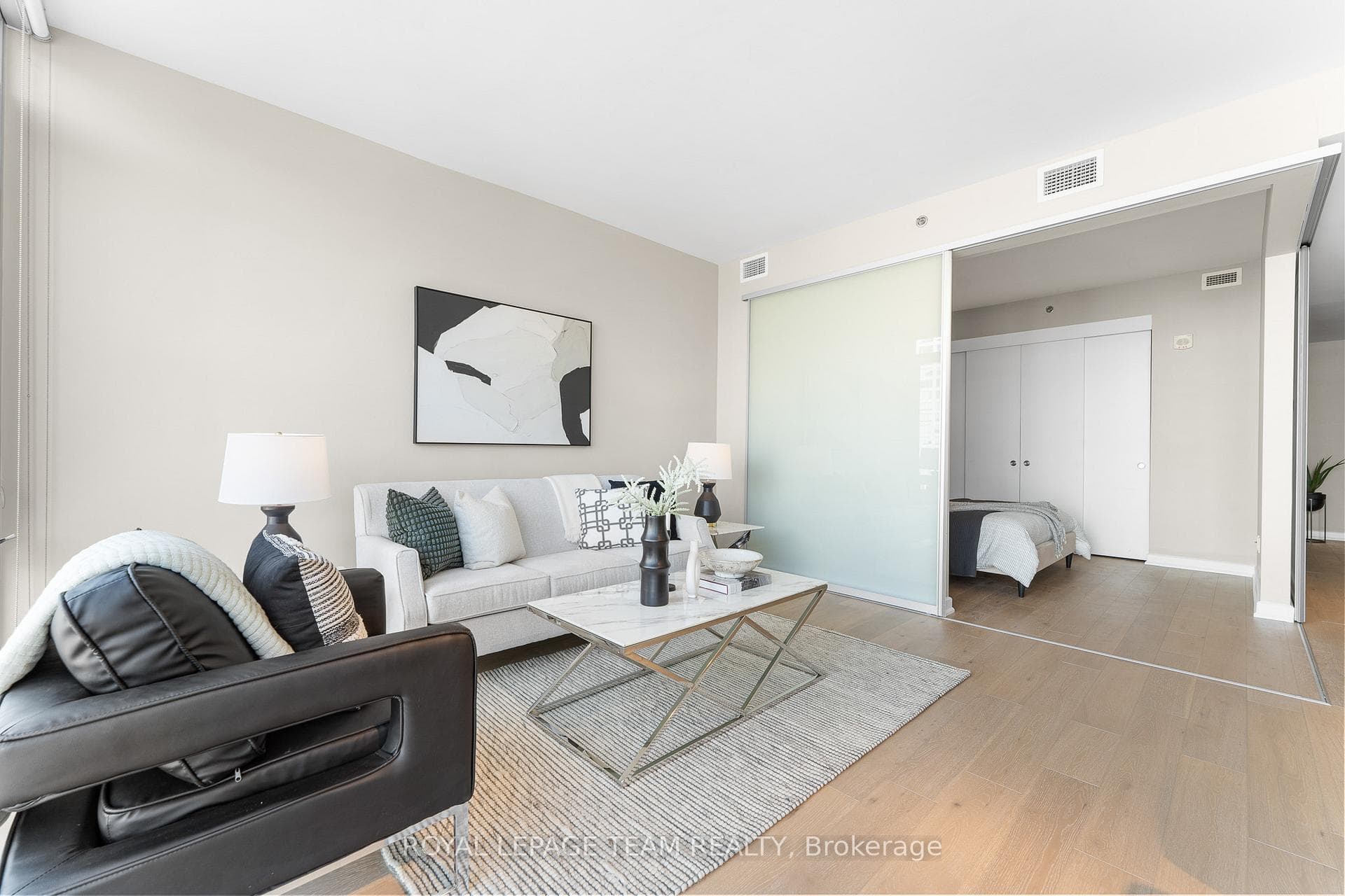 300 Lisgar Street Unit 913 photo 28