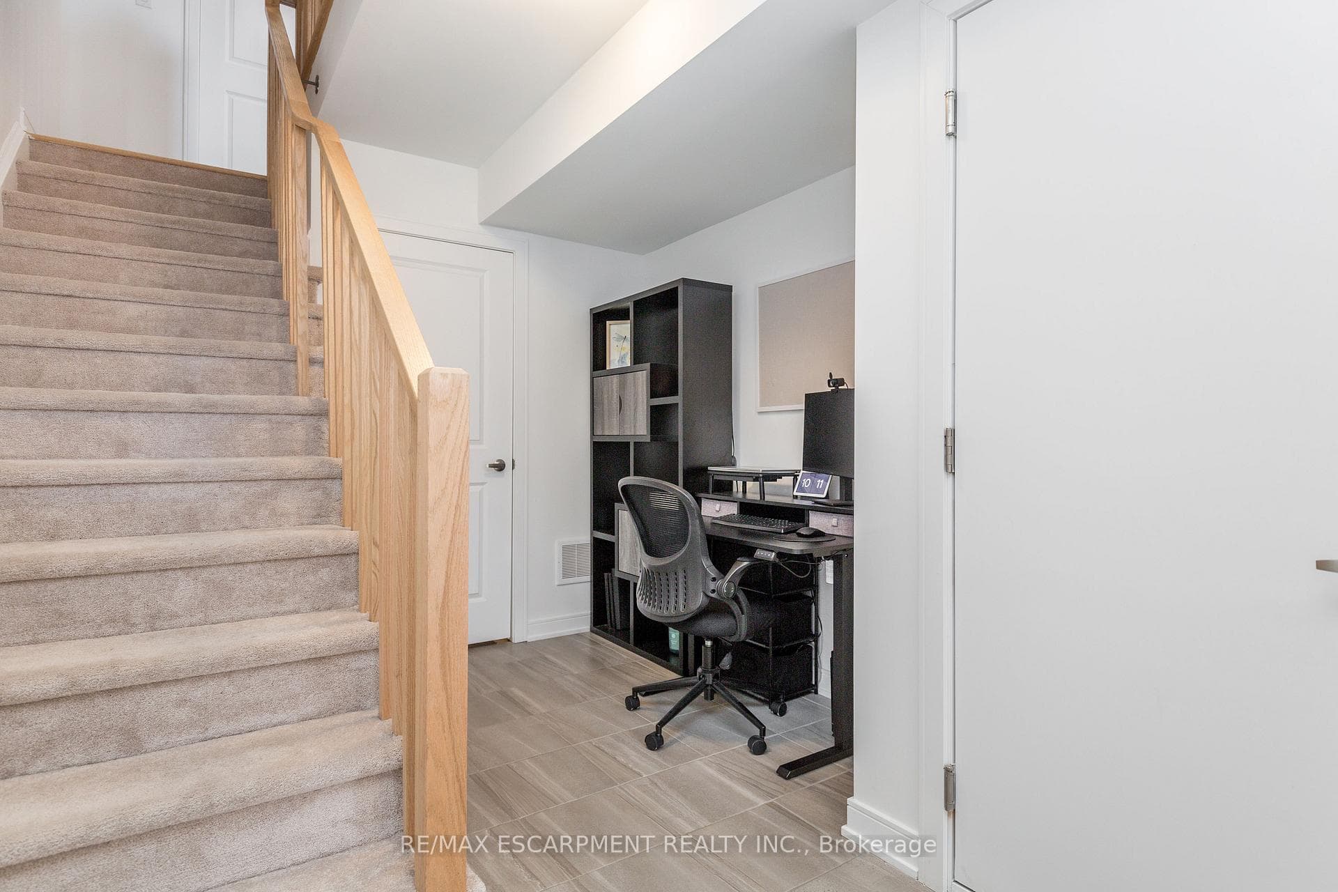 33 Red Maple Lane photo 5
