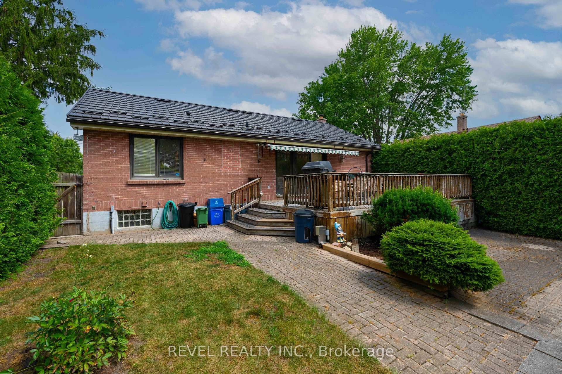1627 Mardell Street photo 7