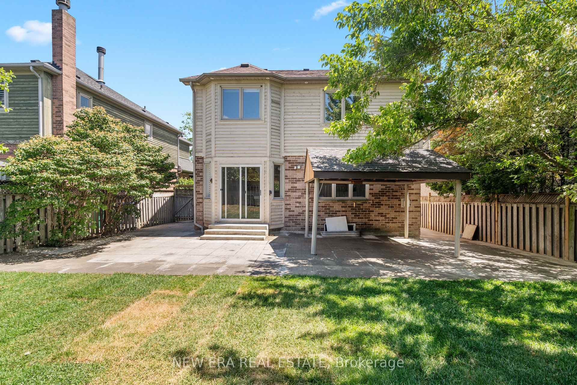 2855 Duncairn Drive photo 2