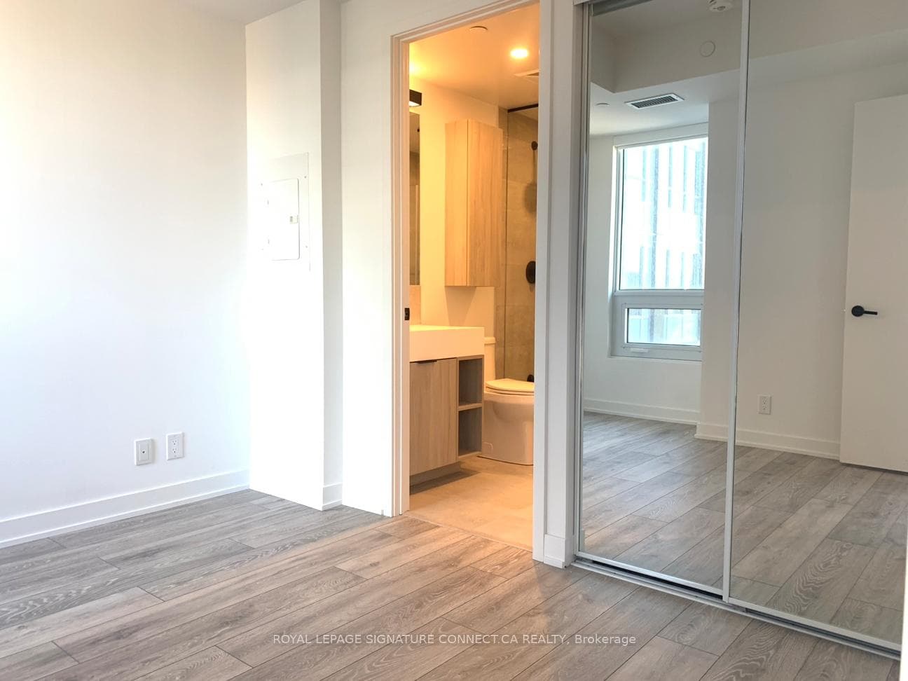 108 Peter Street Unit 525 photo 22