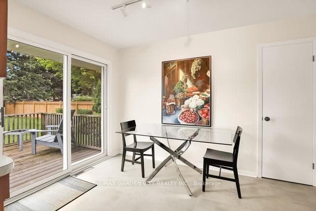 78 Leaside Drive photo 8