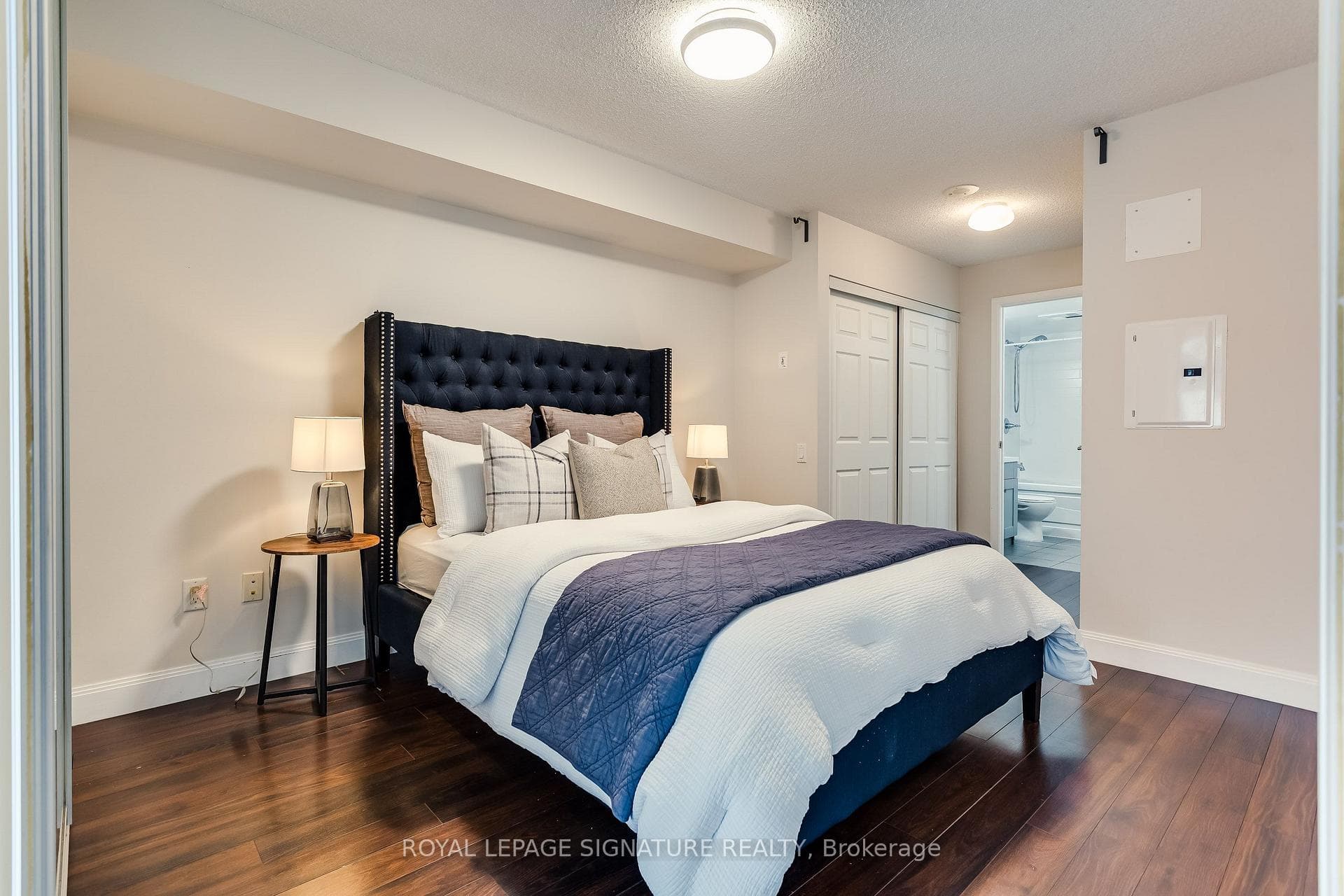 2191 Yonge Street Unit 910 photo 21