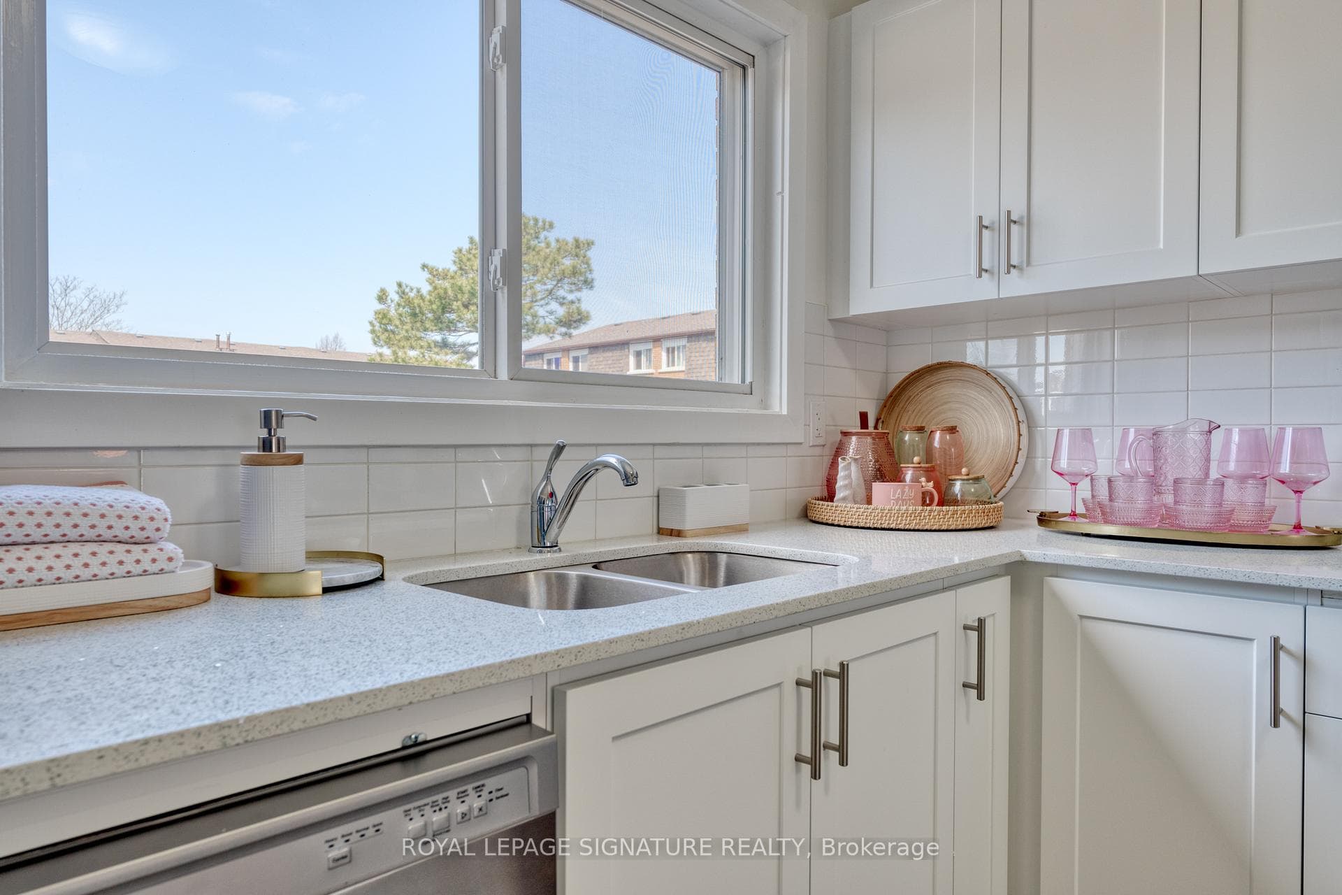 20 Anna Capri Drive Unit 27 photo 3