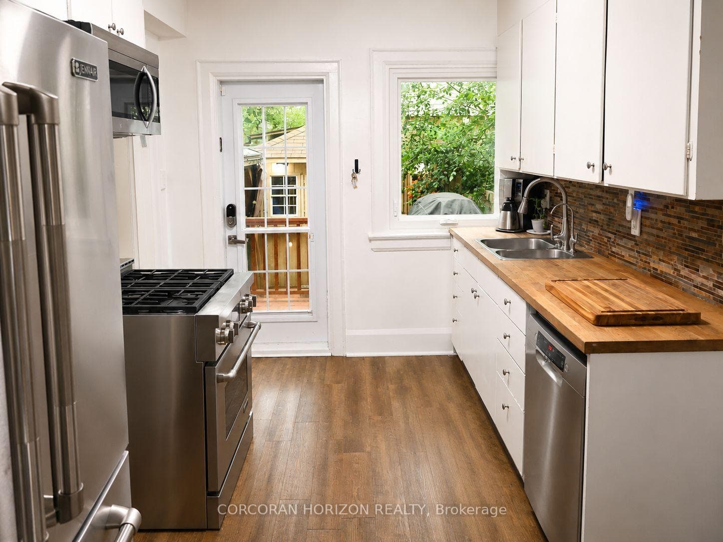 77 Montgomery Avenue photo 13