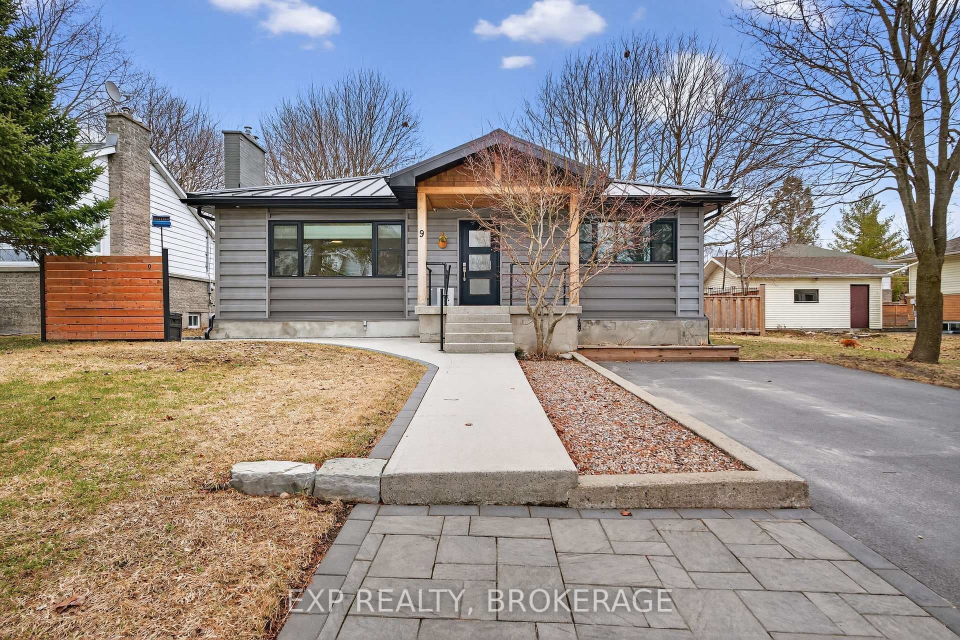 9 STORMONT Avenue photo 1
