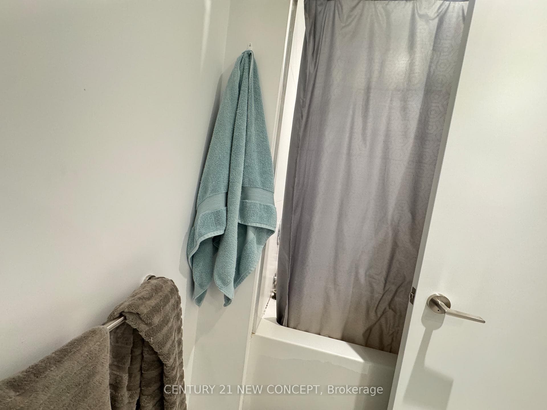20 Edward Street Unit 820 photo 9