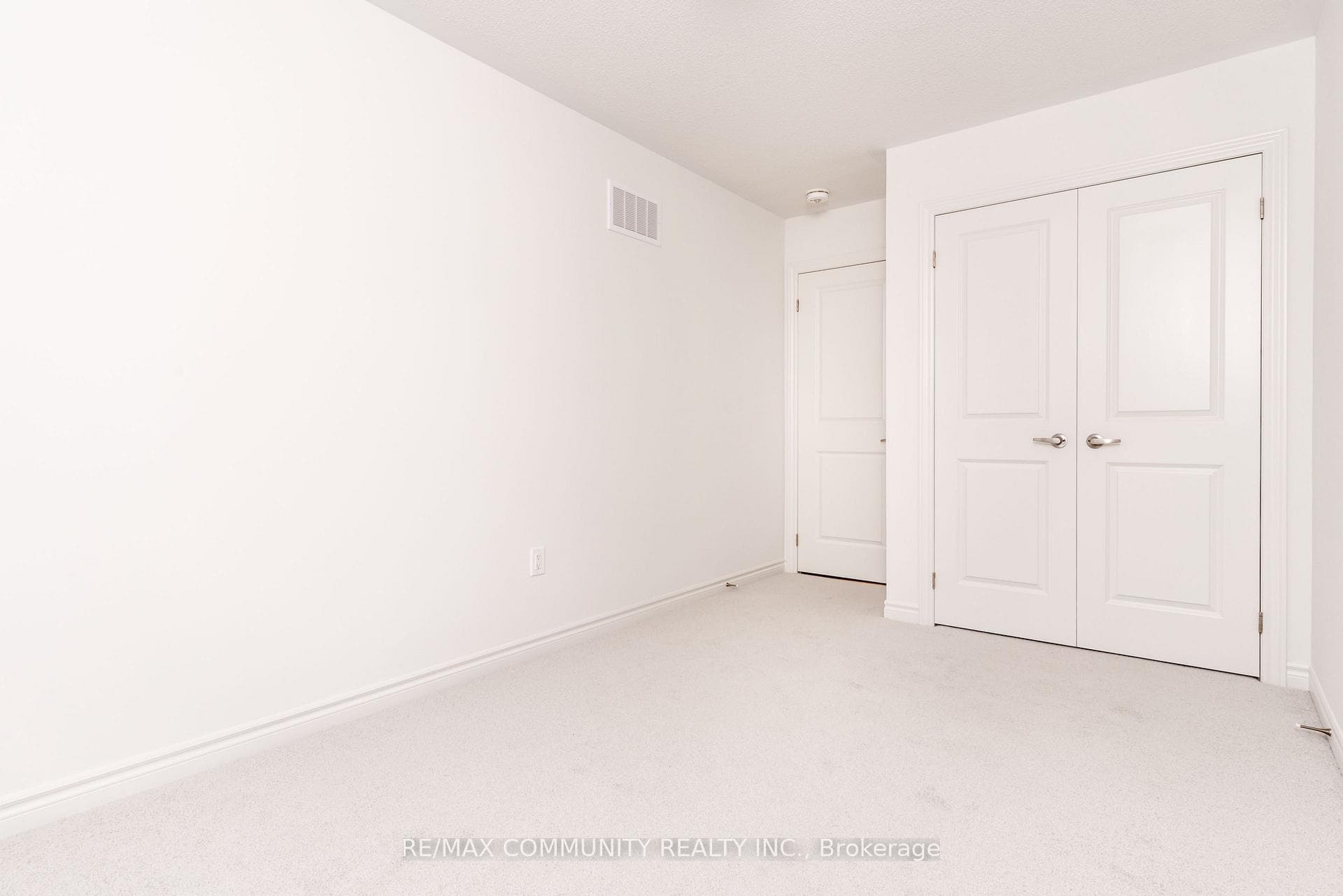 523 Worden Street photo 15
