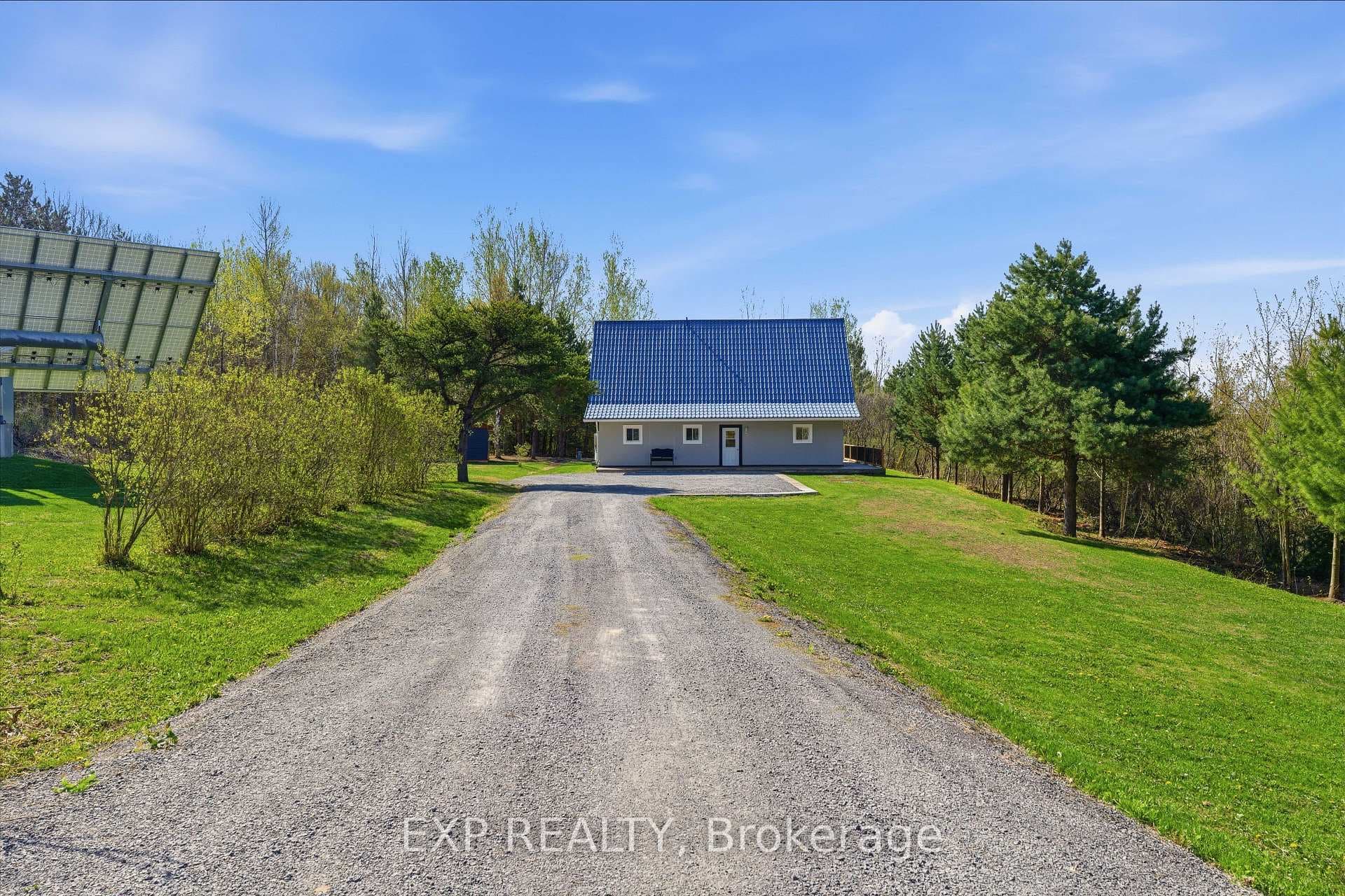 568 LAKE GEORGE Road photo 4