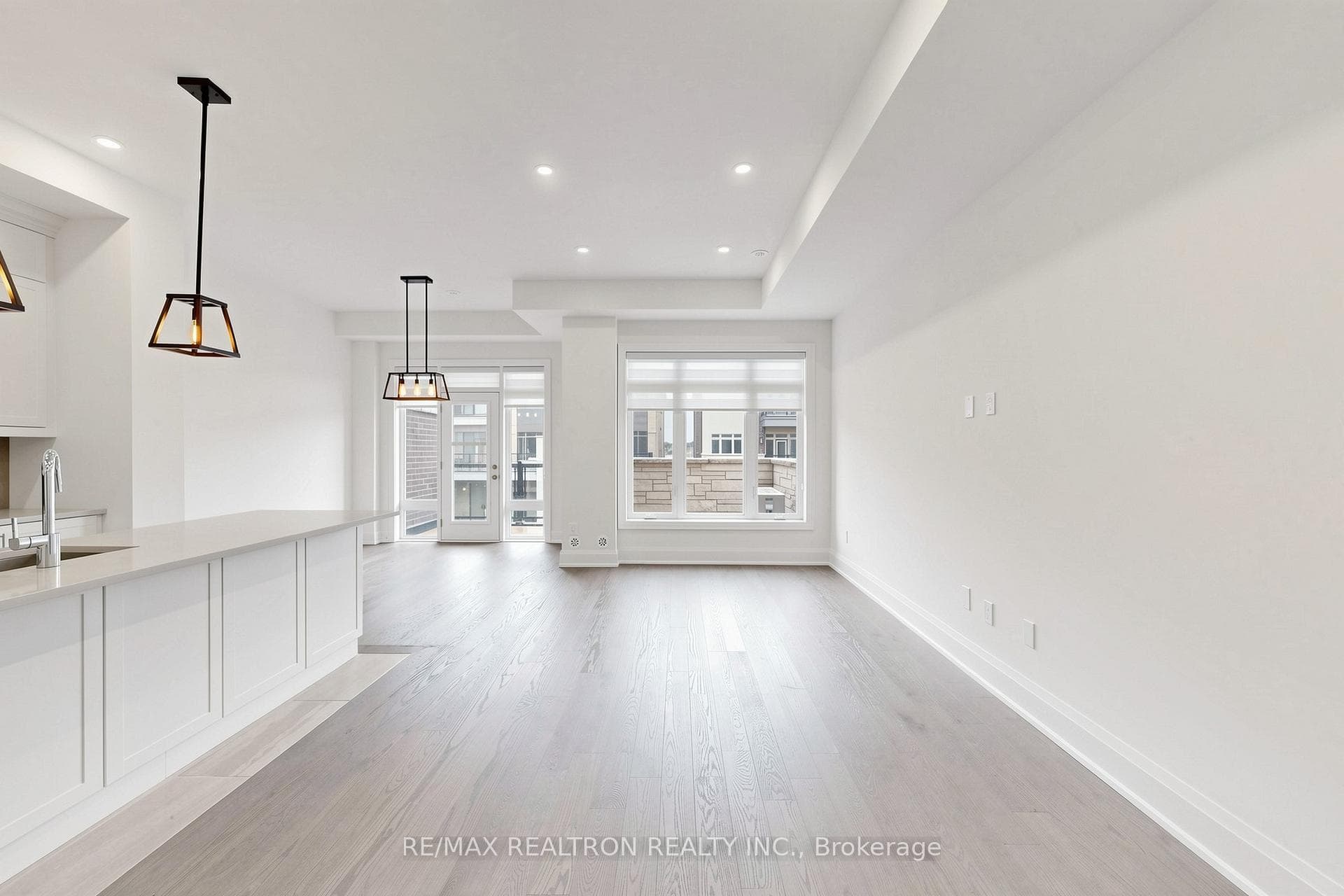 3320 Azam Way photo 6
