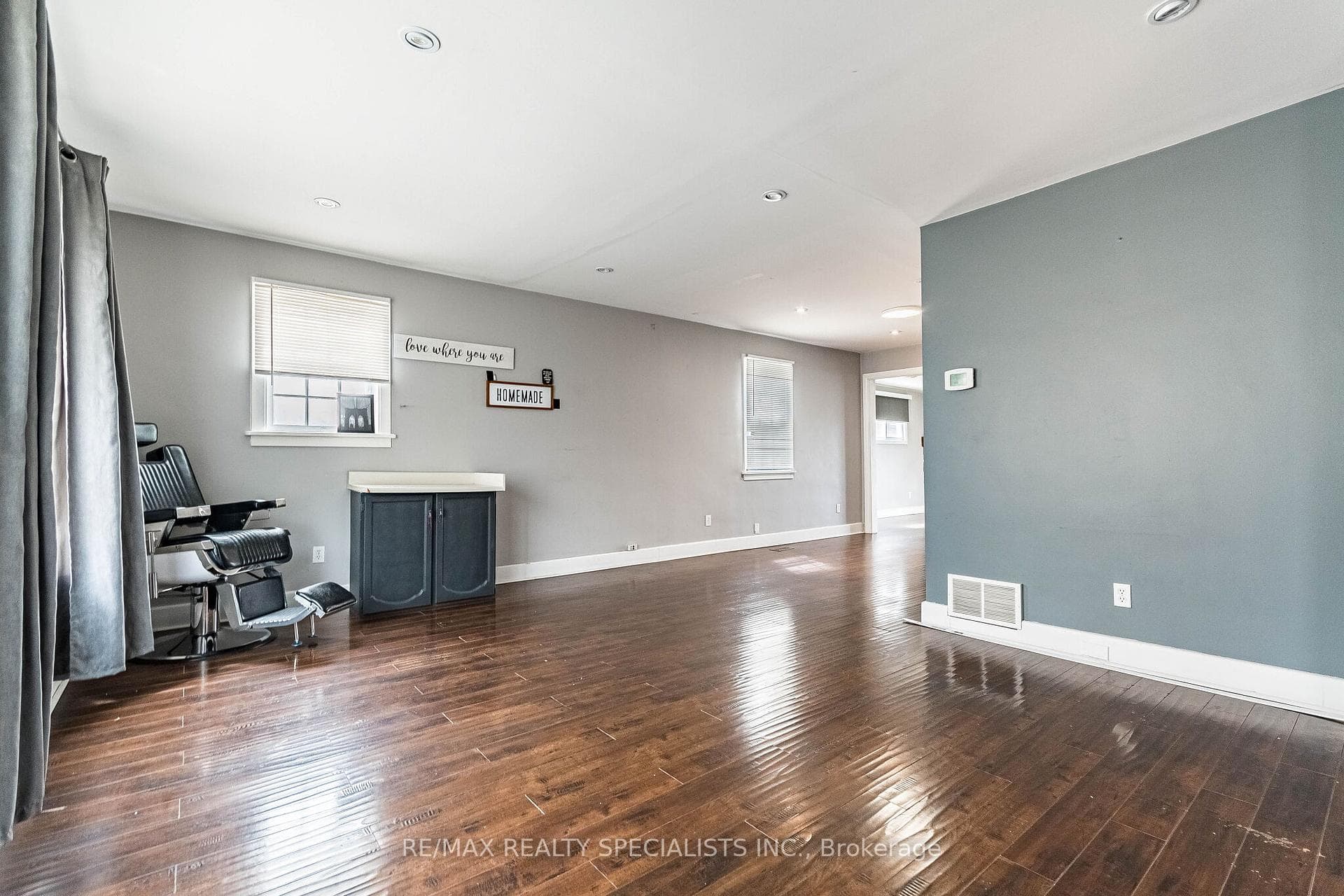 1230 Duke Street photo 9