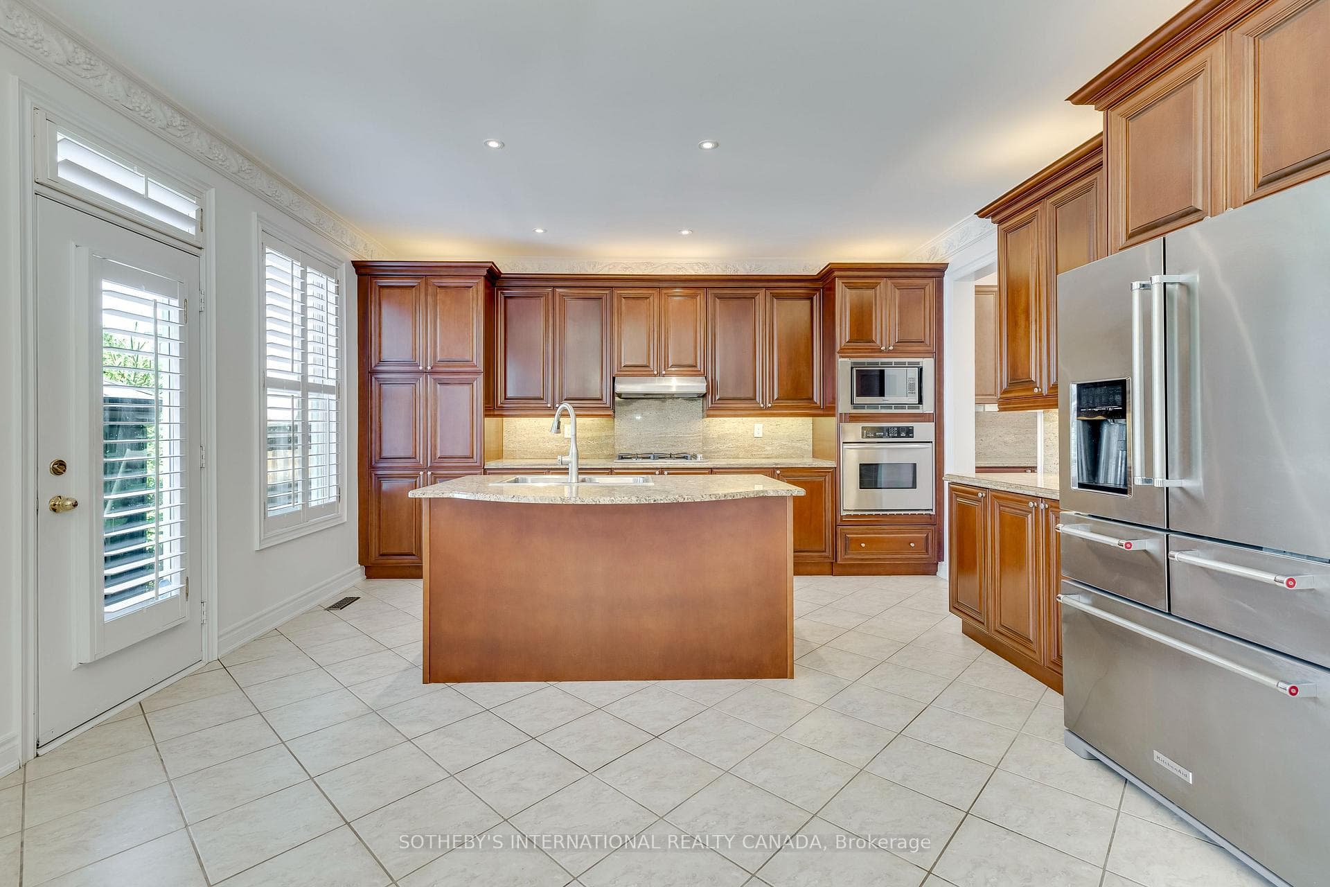 549 Renshaw Court photo 13