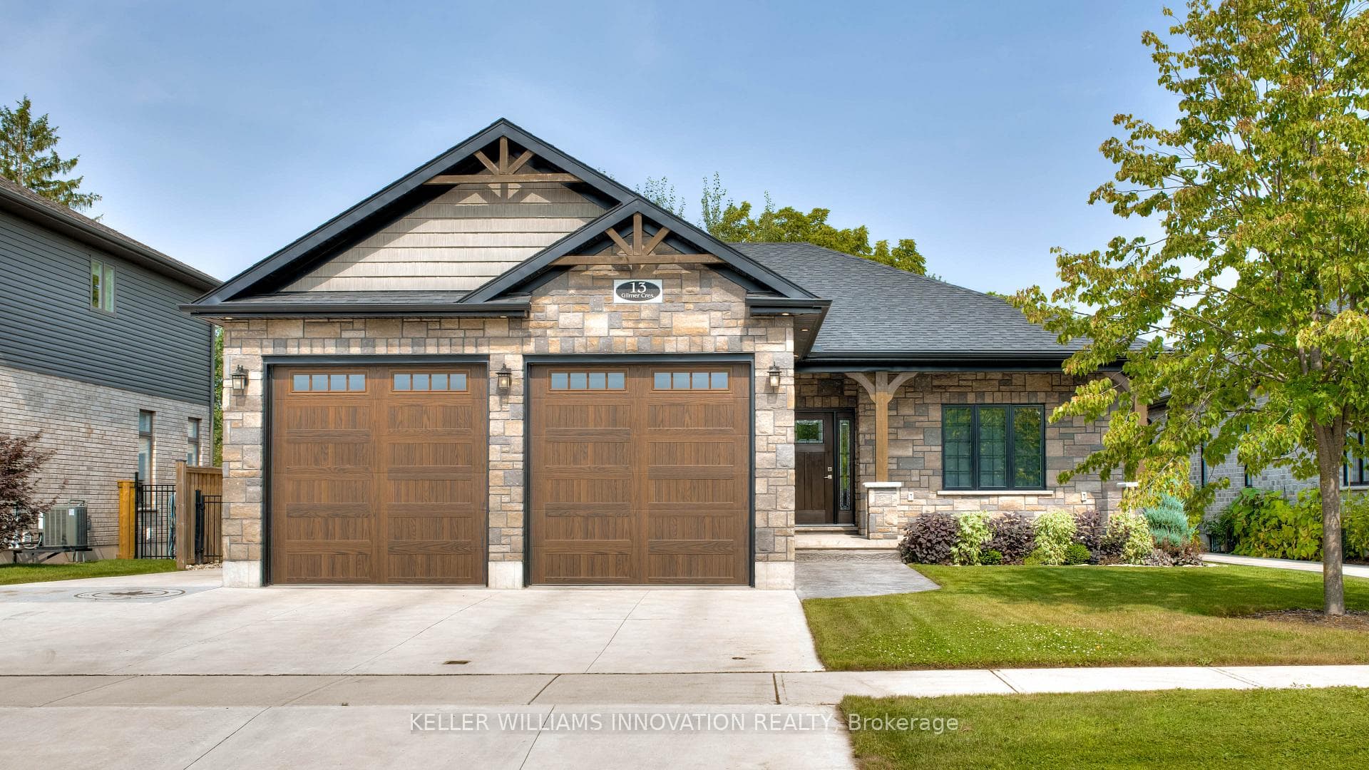 13 Gilmer Crescent photo 1