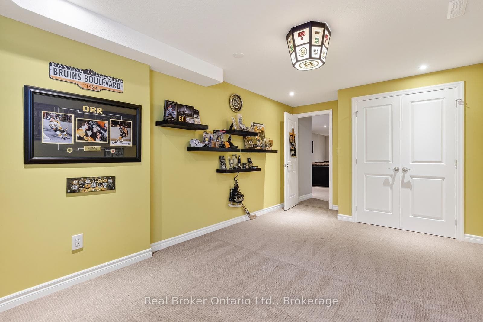 247 Munnoch Boulevard Unit 2 photo 45