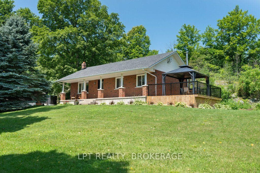 2978 Pine Grove photo 2