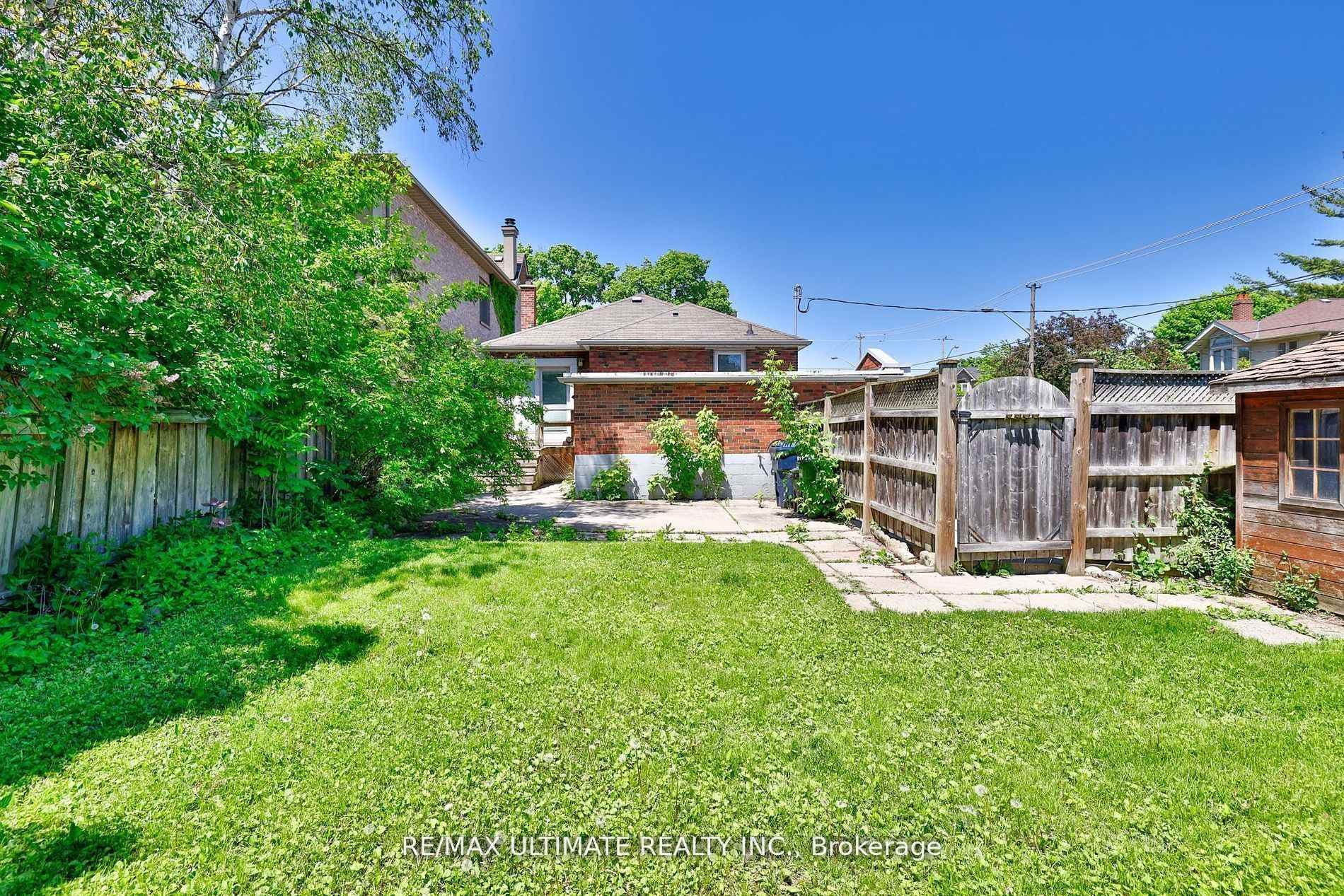 109 Parkhurst Boulevard photo 30